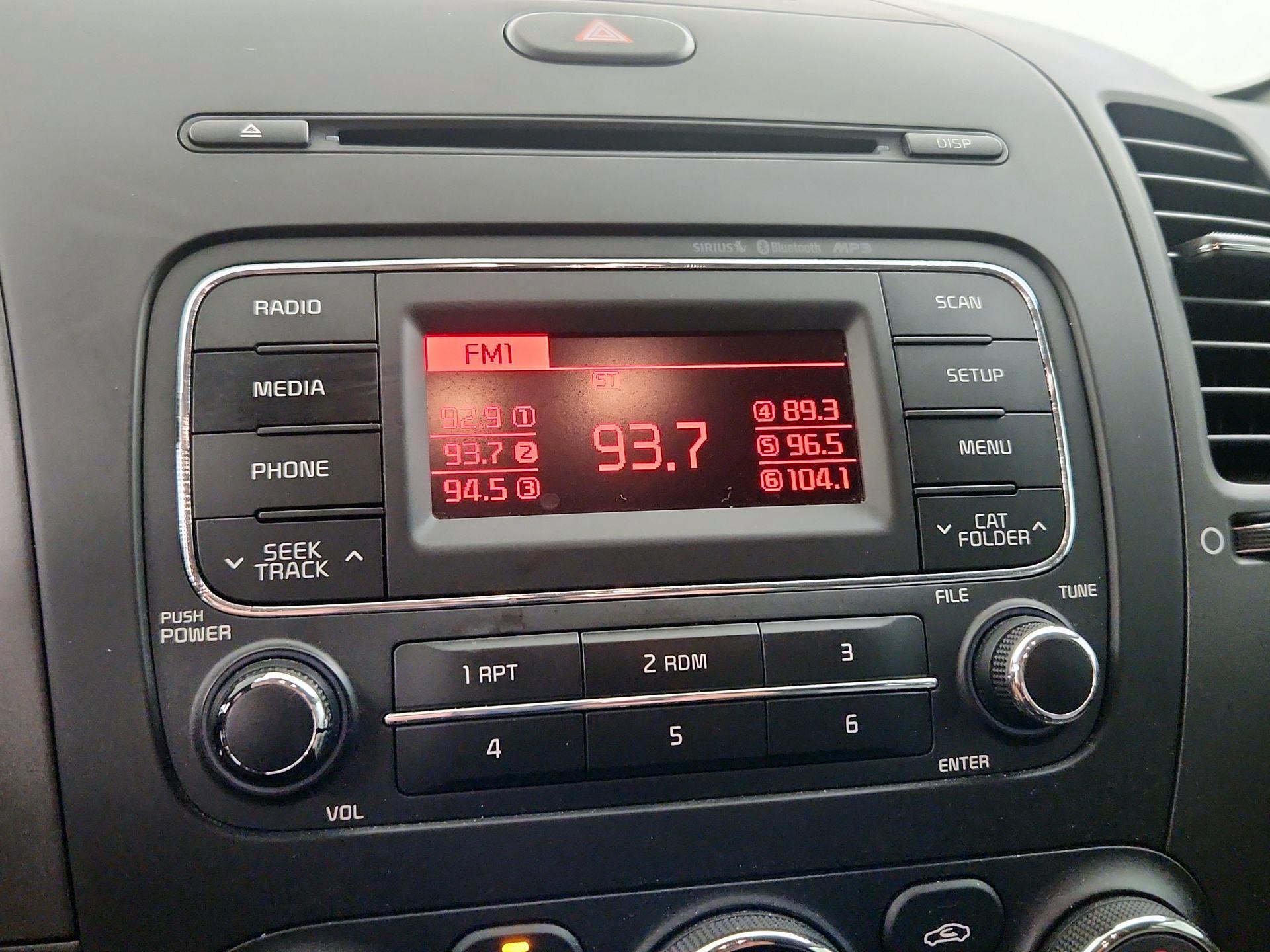 Thumbnail: 2016 Kia Forte - 14