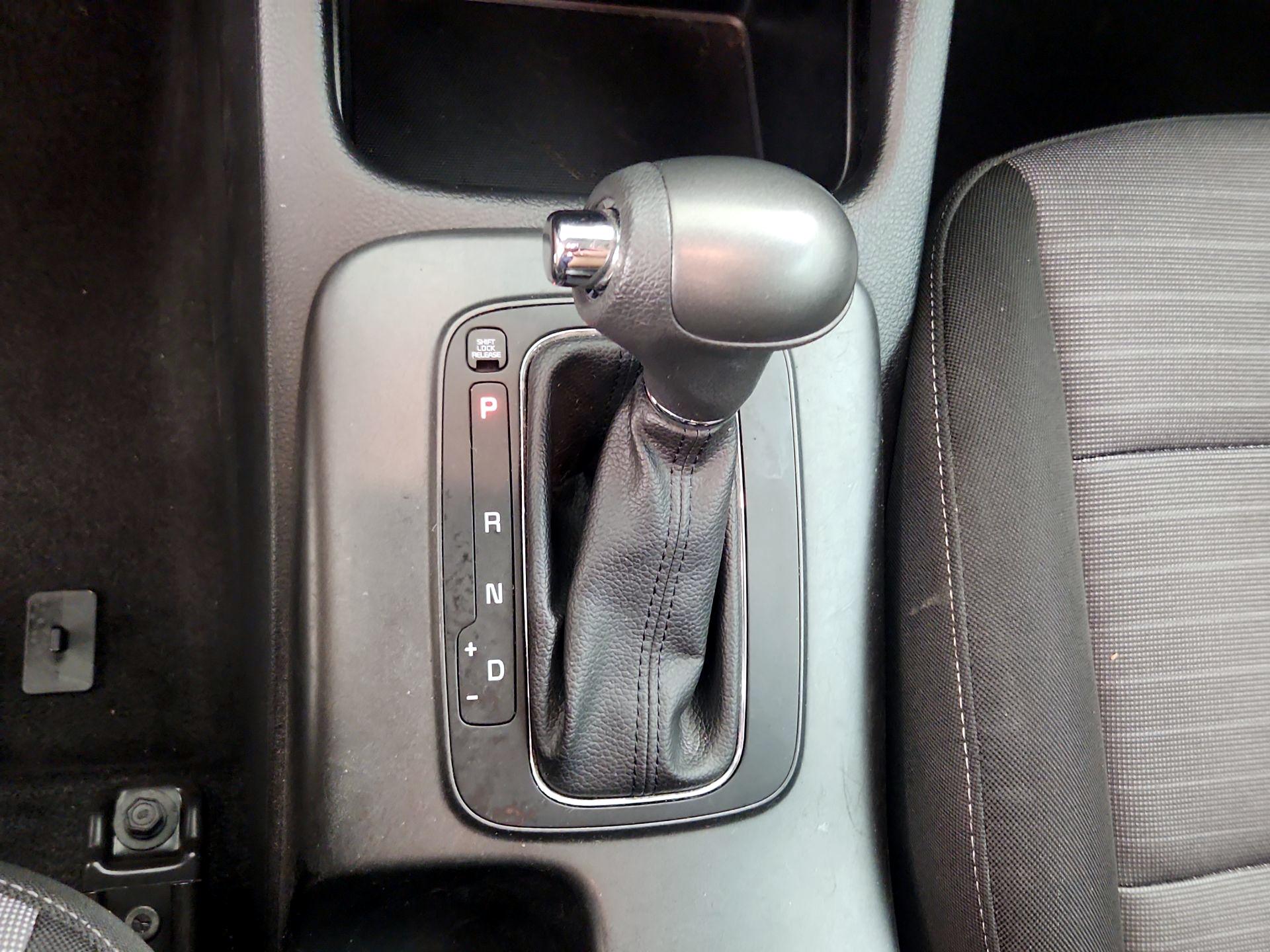 Thumbnail: 2016 Kia Forte - 16