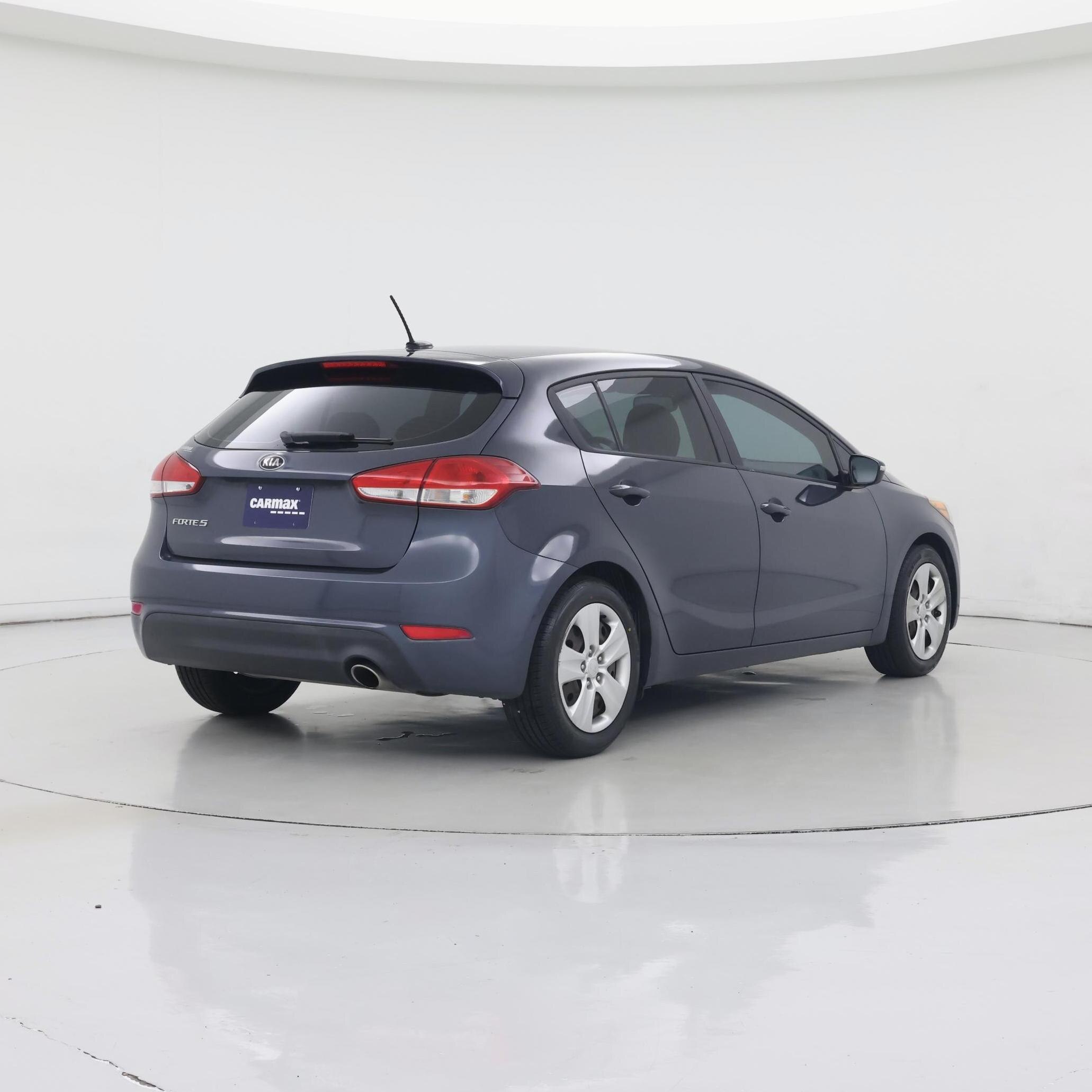 Thumbnail: 2016 Kia Forte - 8