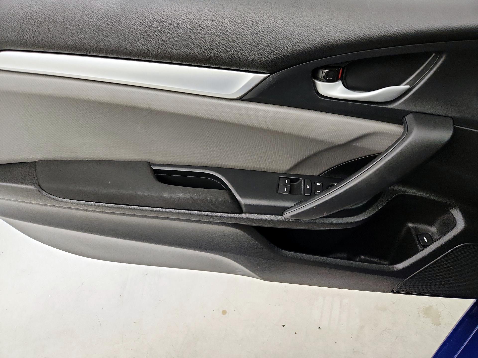 Thumbnail: 2017 Honda Civic - 12