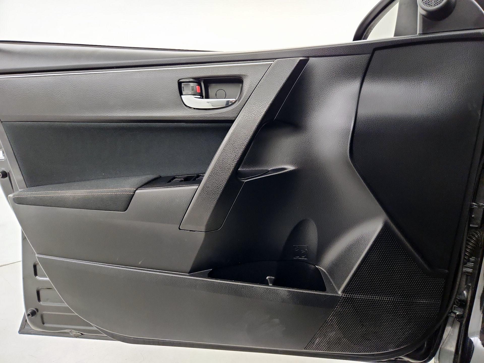 Thumbnail: 2017 Toyota Corolla - 12