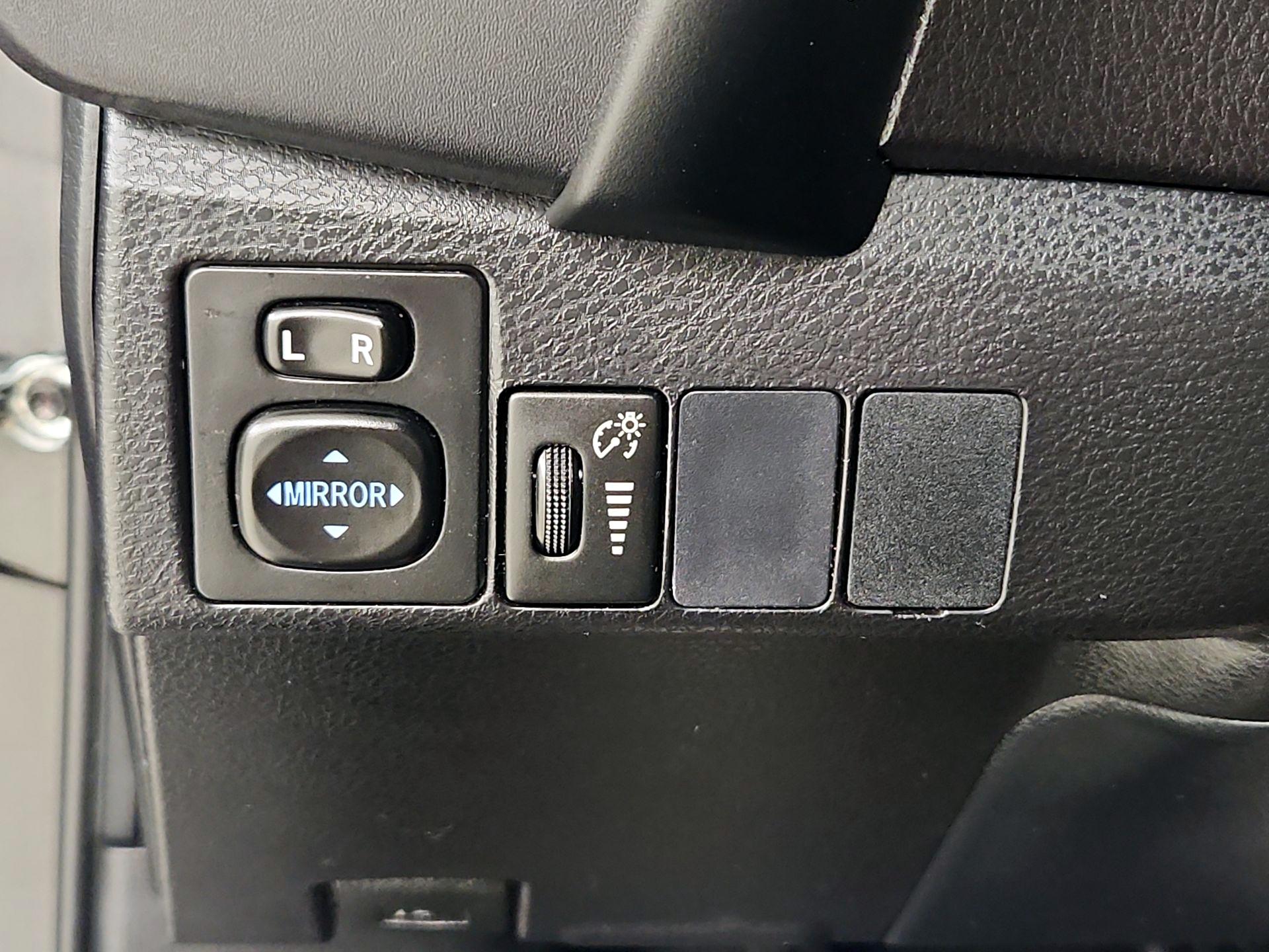 Thumbnail: 2017 Toyota Corolla - 13