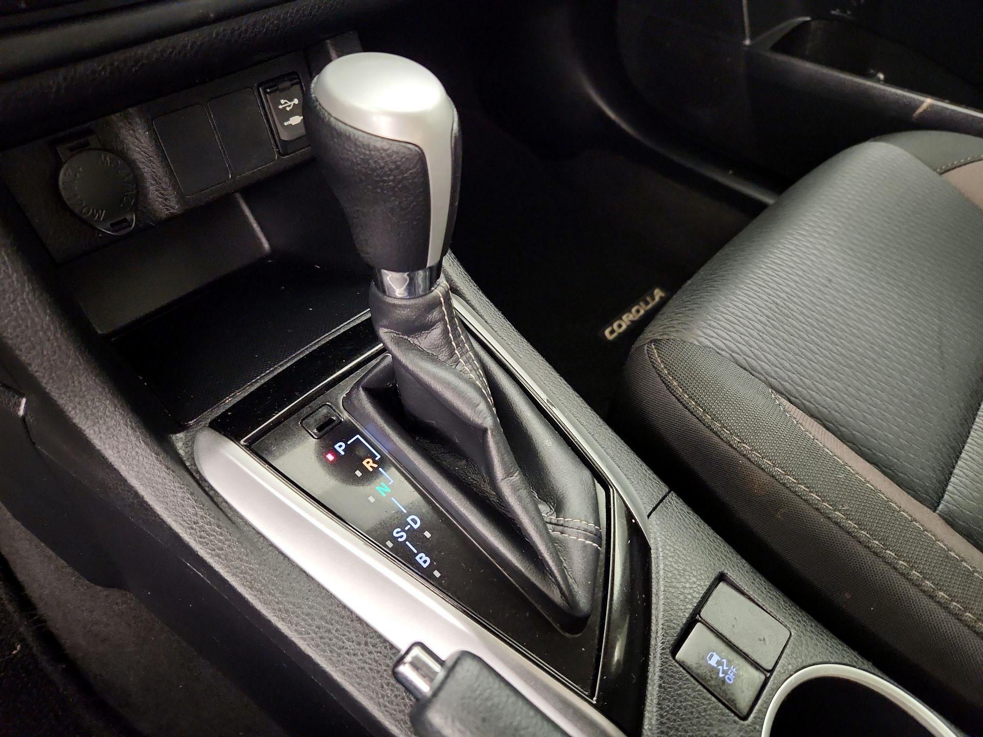 Thumbnail: 2017 Toyota Corolla - 17