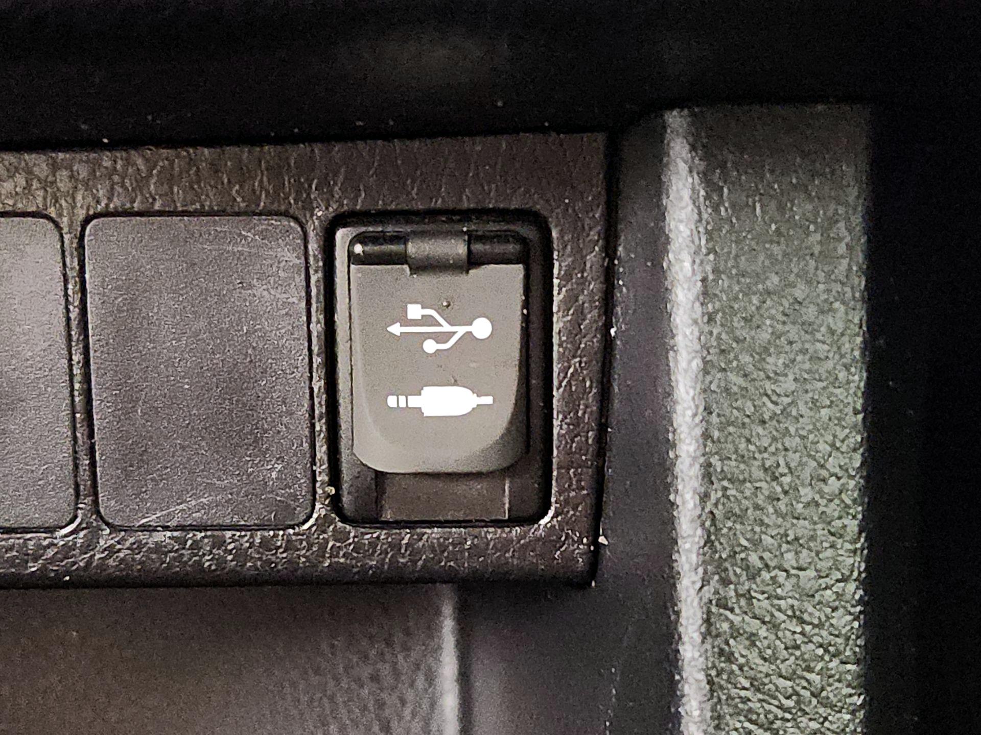 Thumbnail: 2017 Toyota Corolla - 18