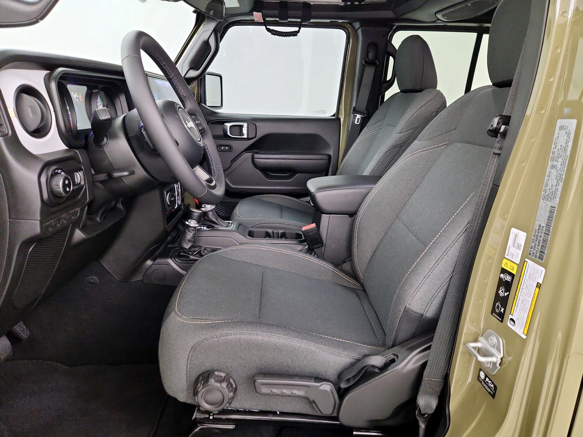 Thumbnail: 2025 Jeep Gladiator - 11