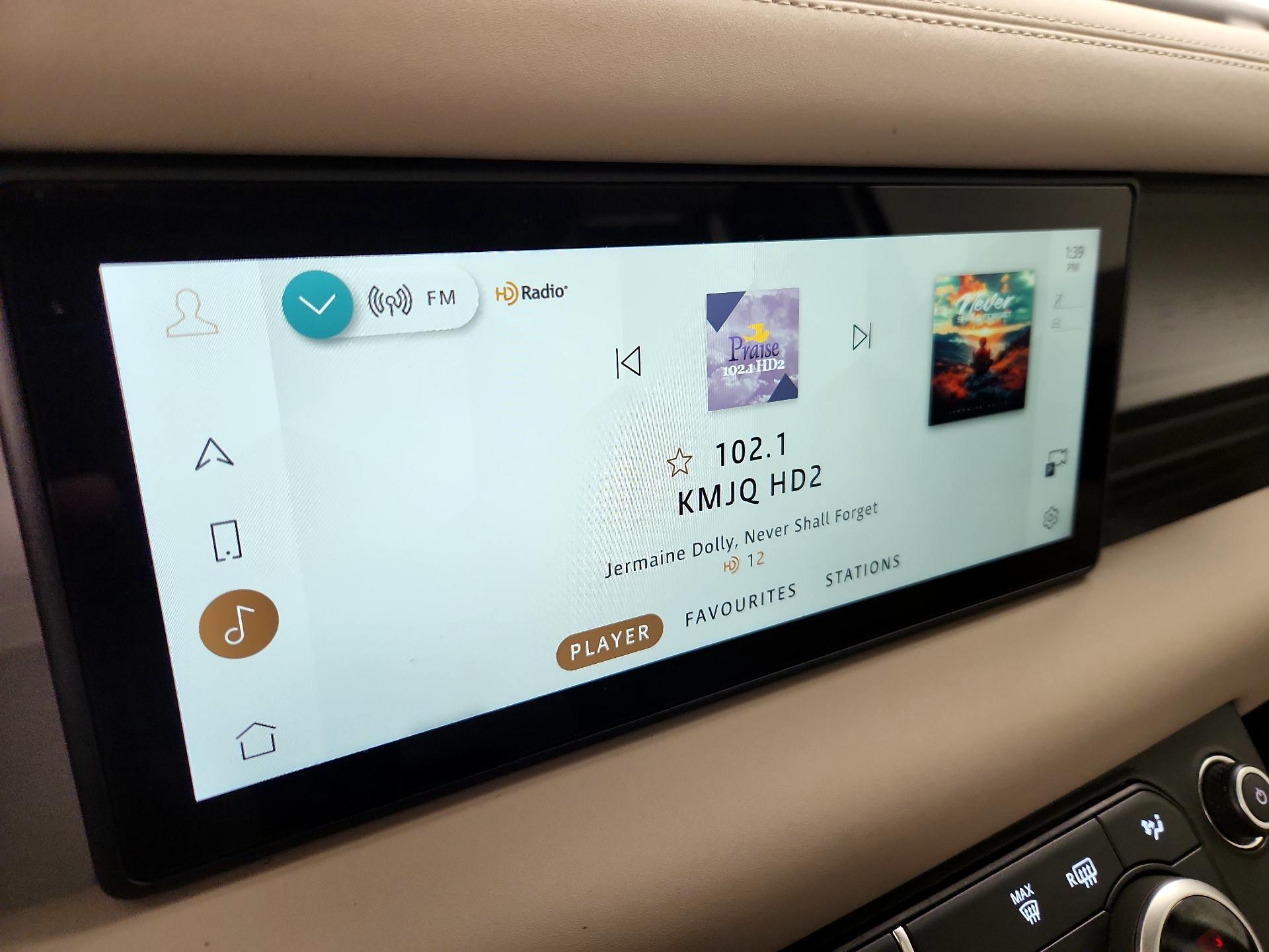 Thumbnail: 2024 Land Rover Defender - 16