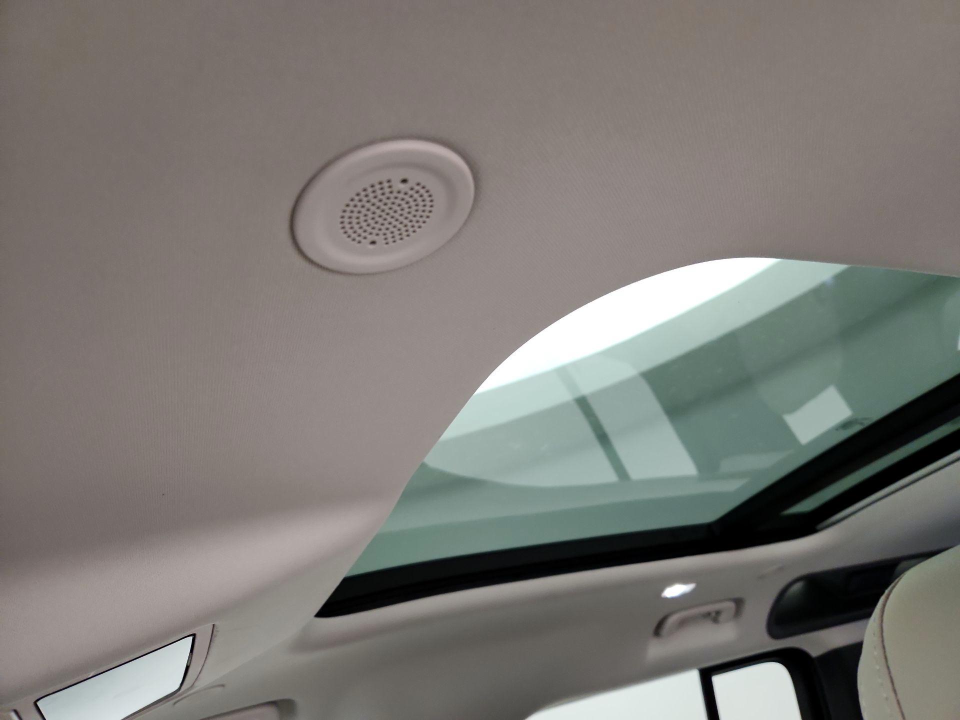 Thumbnail: 2024 Land Rover Defender - 20