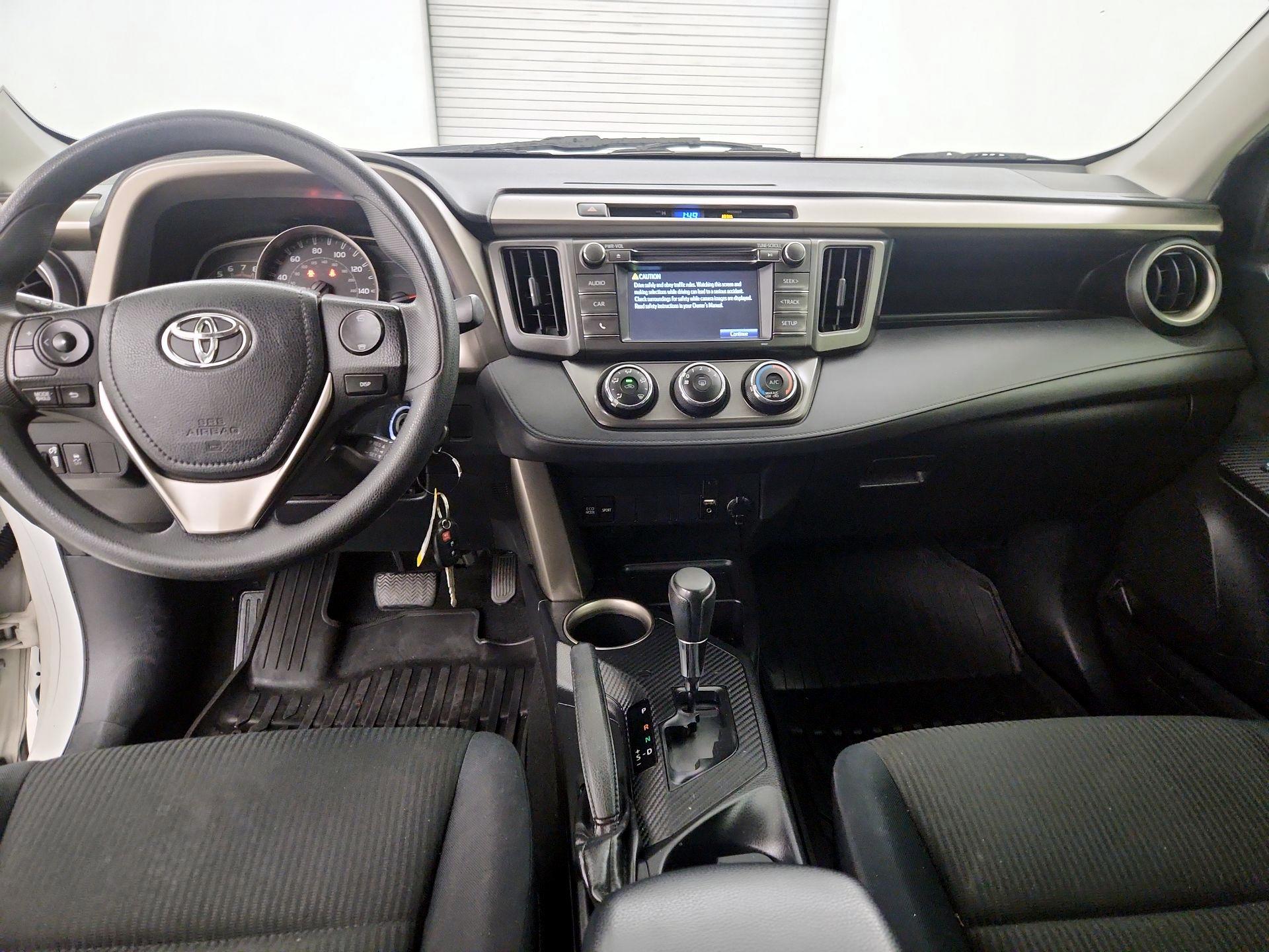 Thumbnail: 2015 Toyota RAV4 - 9