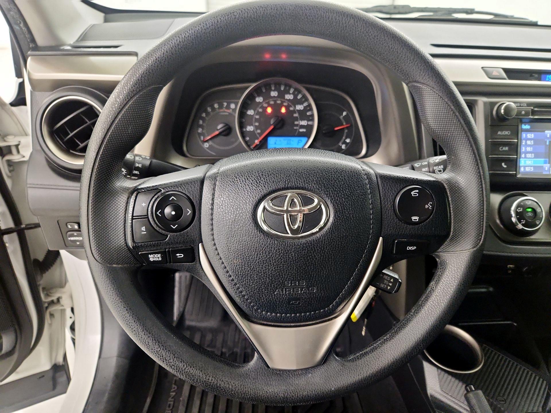 Thumbnail: 2015 Toyota RAV4 - 10