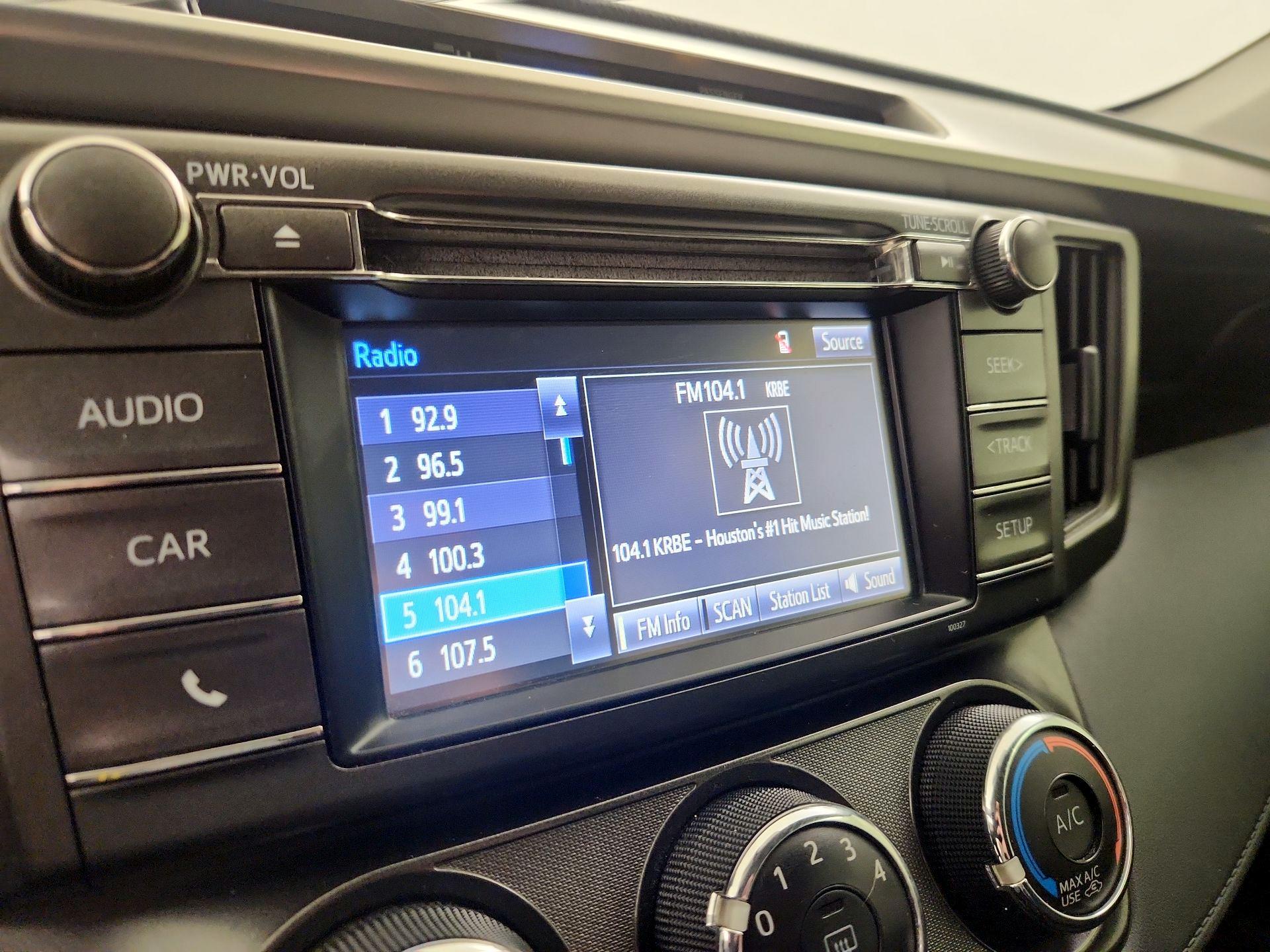 Thumbnail: 2015 Toyota RAV4 - 15