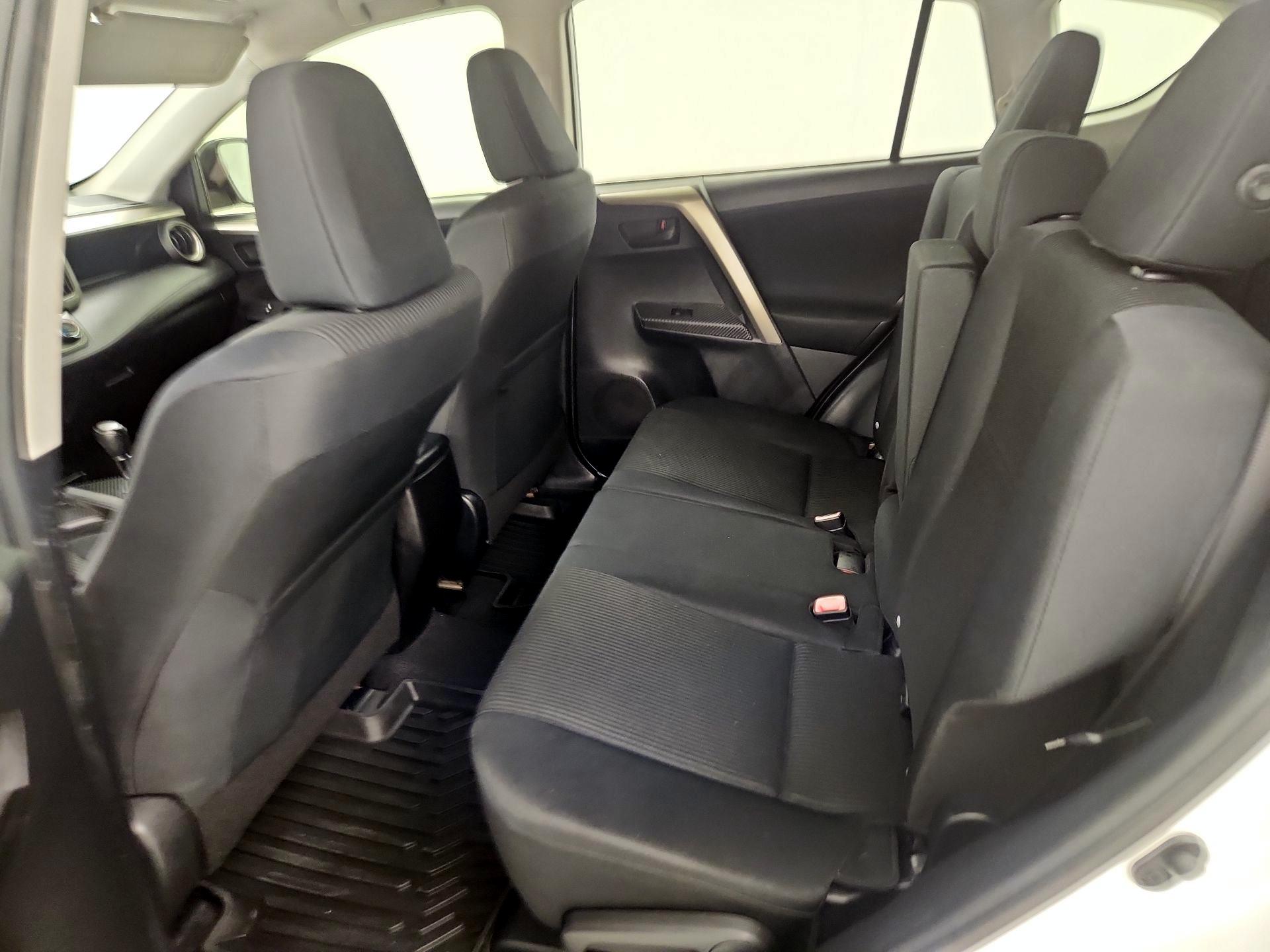 Thumbnail: 2015 Toyota RAV4 - 19