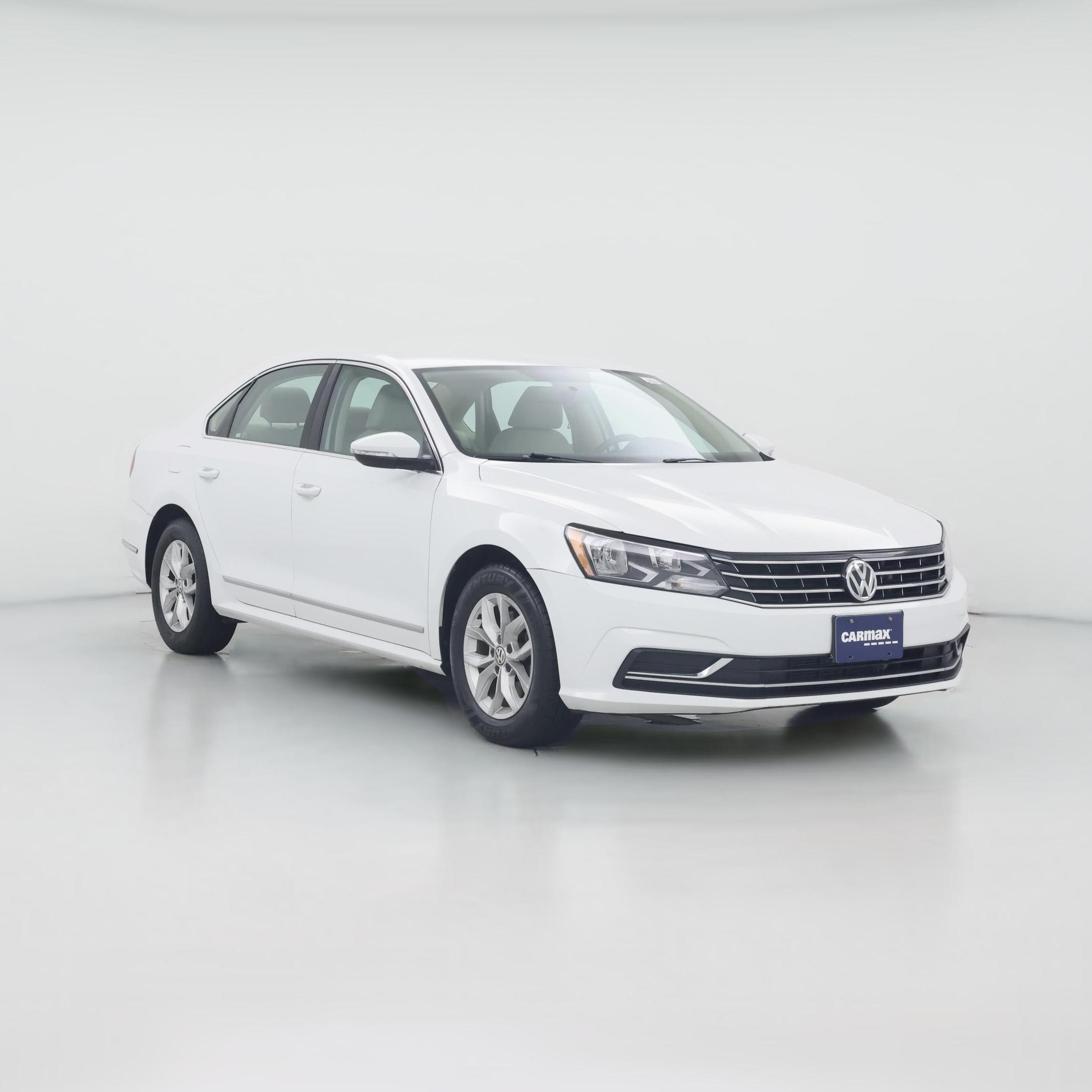 Thumbnail: 2017 Volkswagen Passat - 1