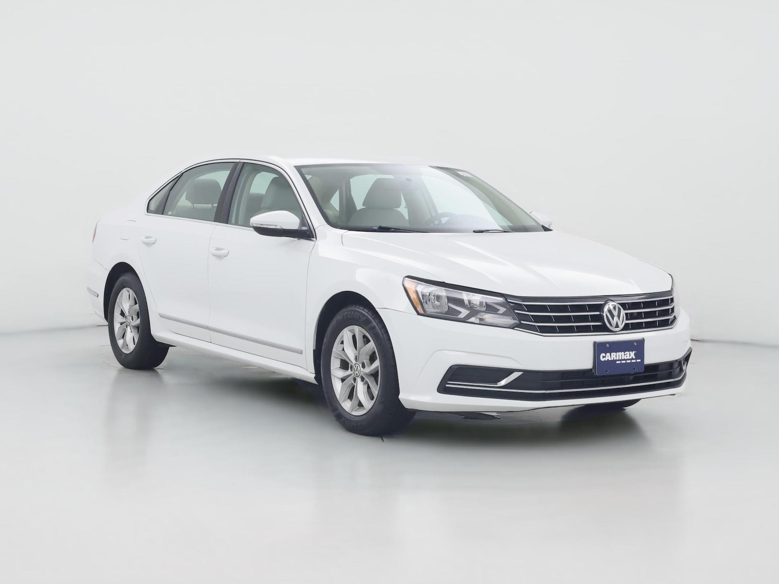 2017 Volkswagen Passat S - Photo 1