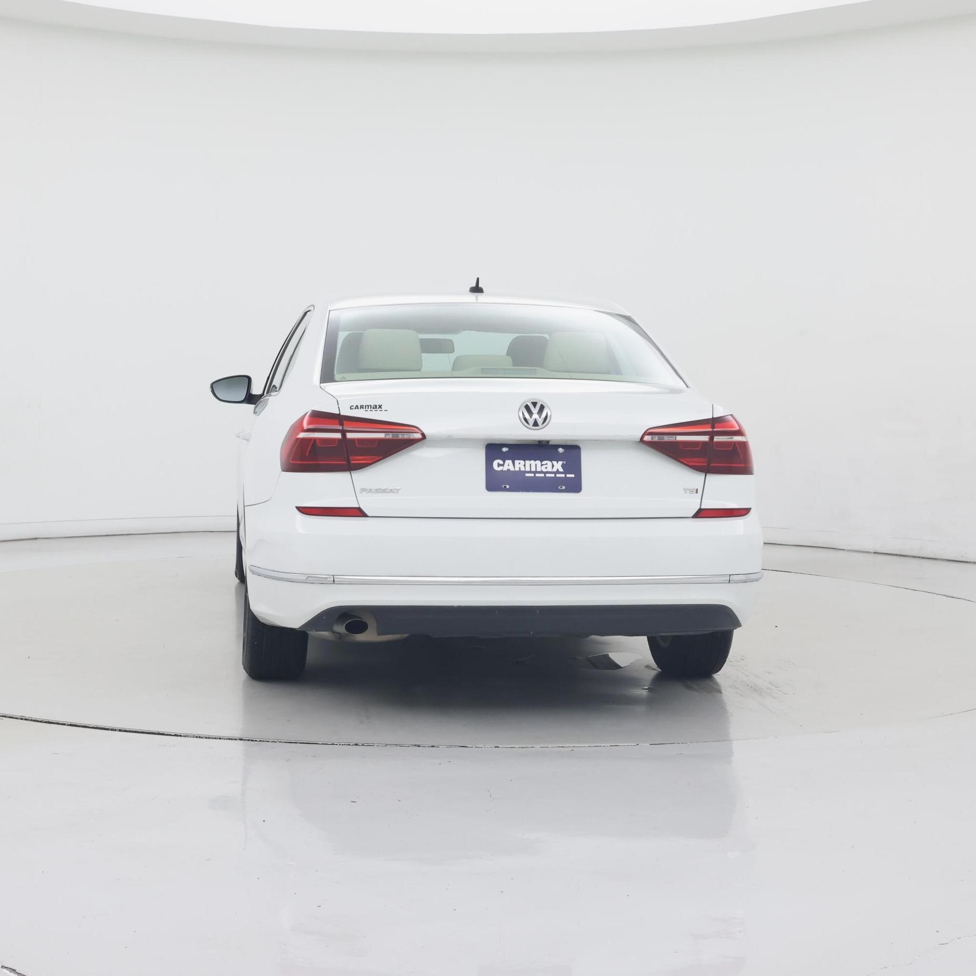 Thumbnail: 2017 Volkswagen Passat - 6
