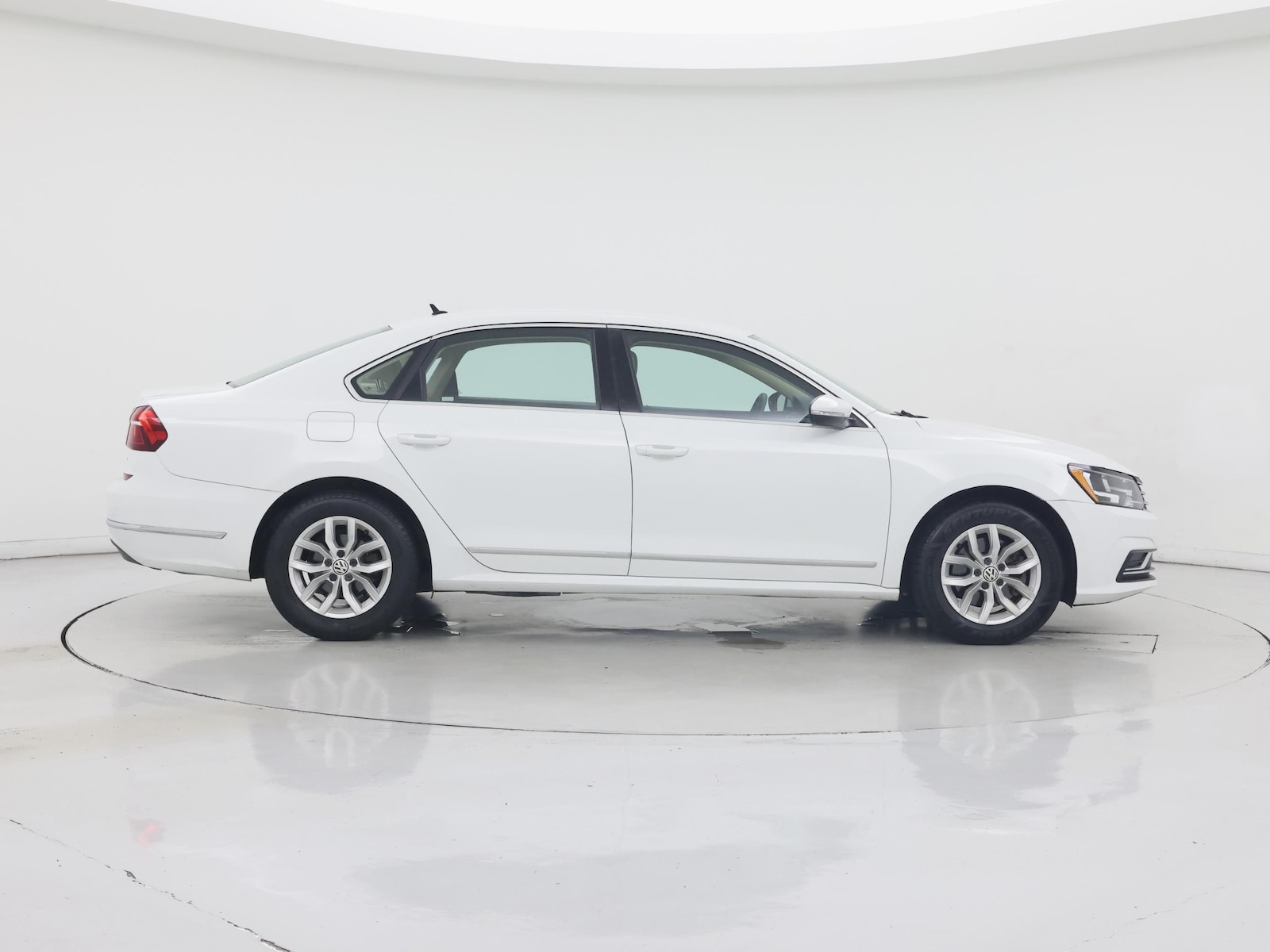 2017 Volkswagen Passat S - Photo 8