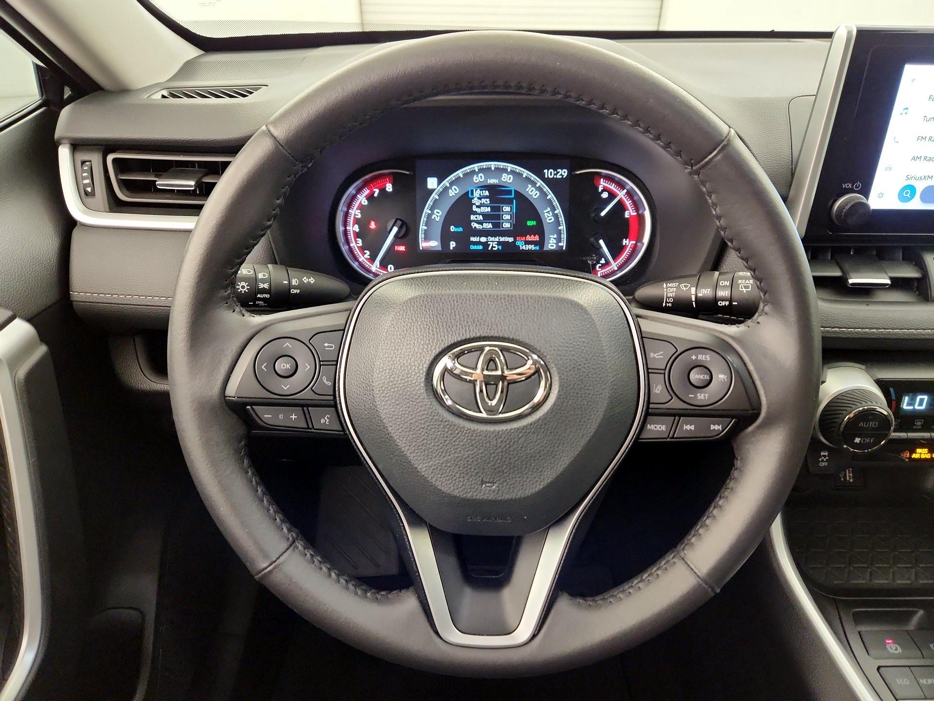 Thumbnail: 2025 Toyota RAV4 - 10