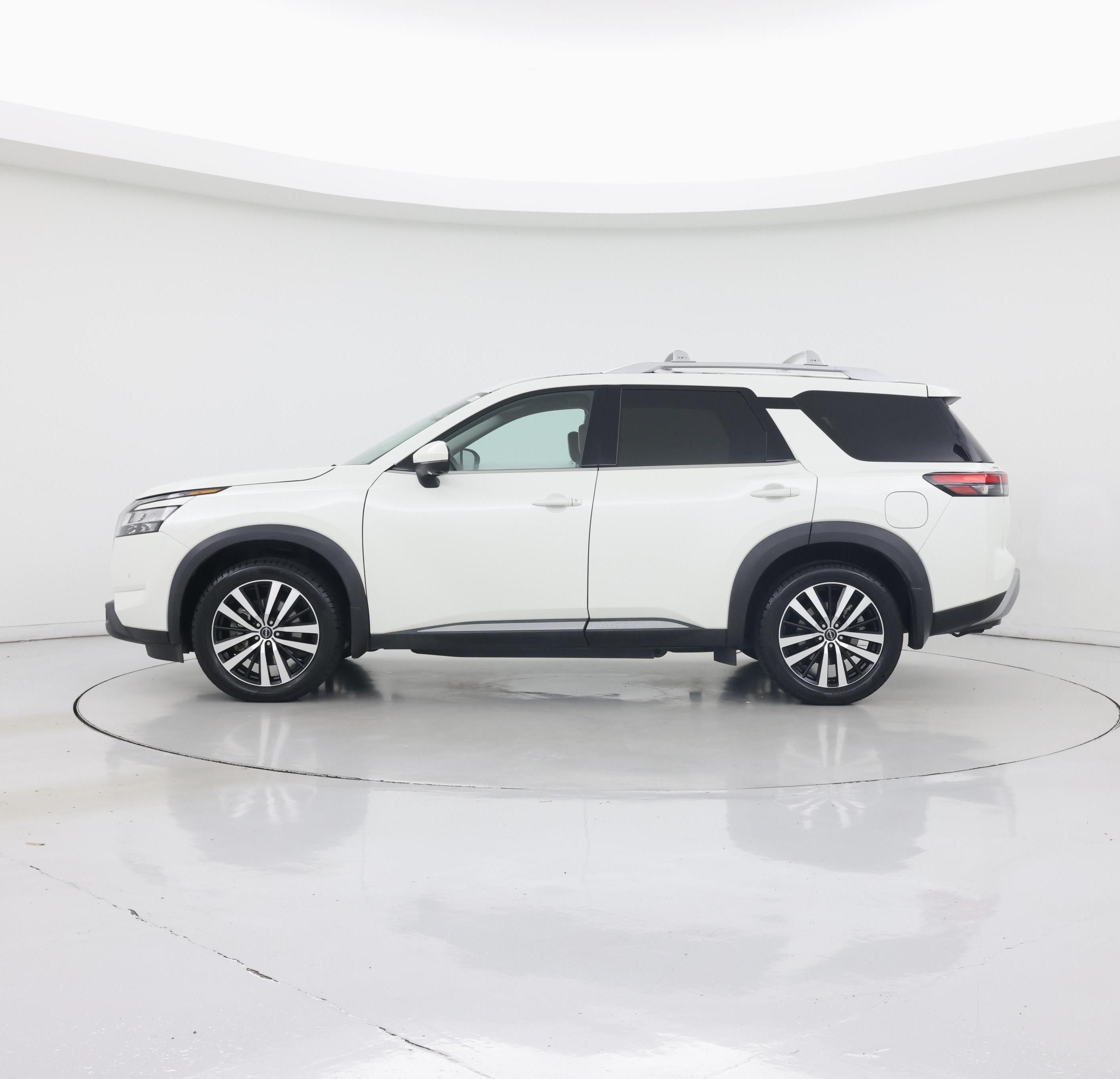 Thumbnail: 2023 Nissan Pathfinder - 3