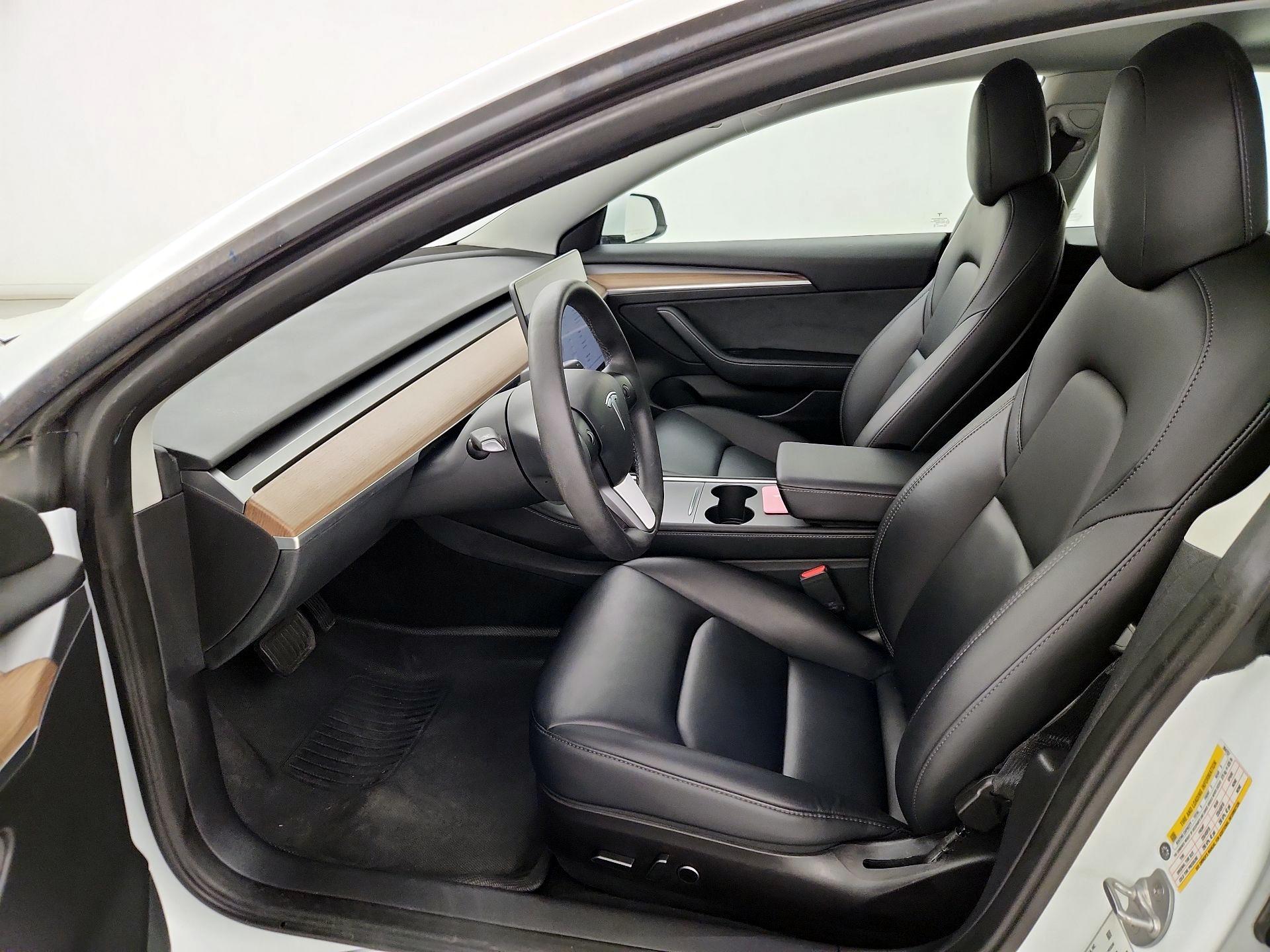 Thumbnail: 2023 Tesla Model 3 - 11