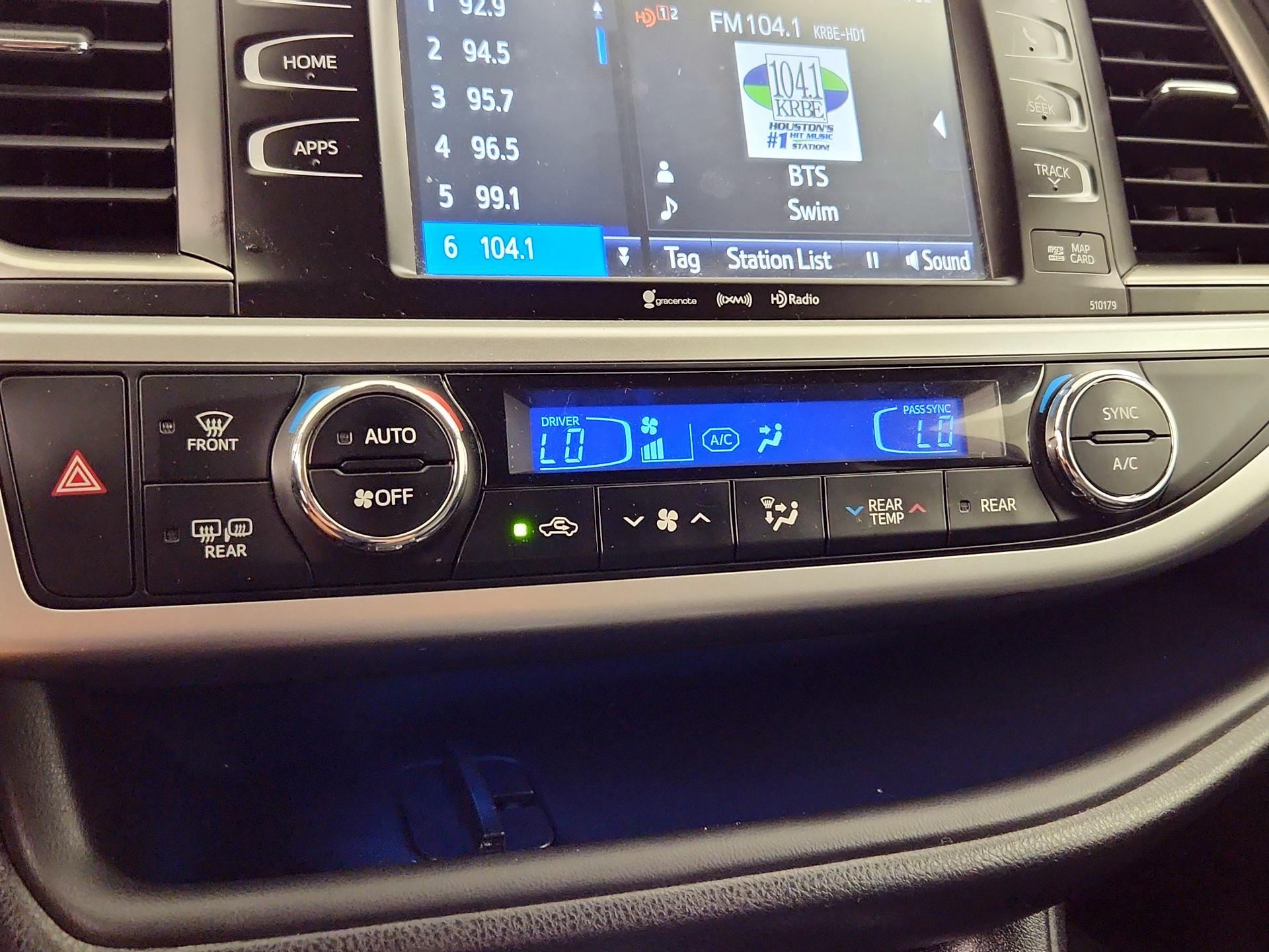 Thumbnail: 2018 Toyota Highlander - 16