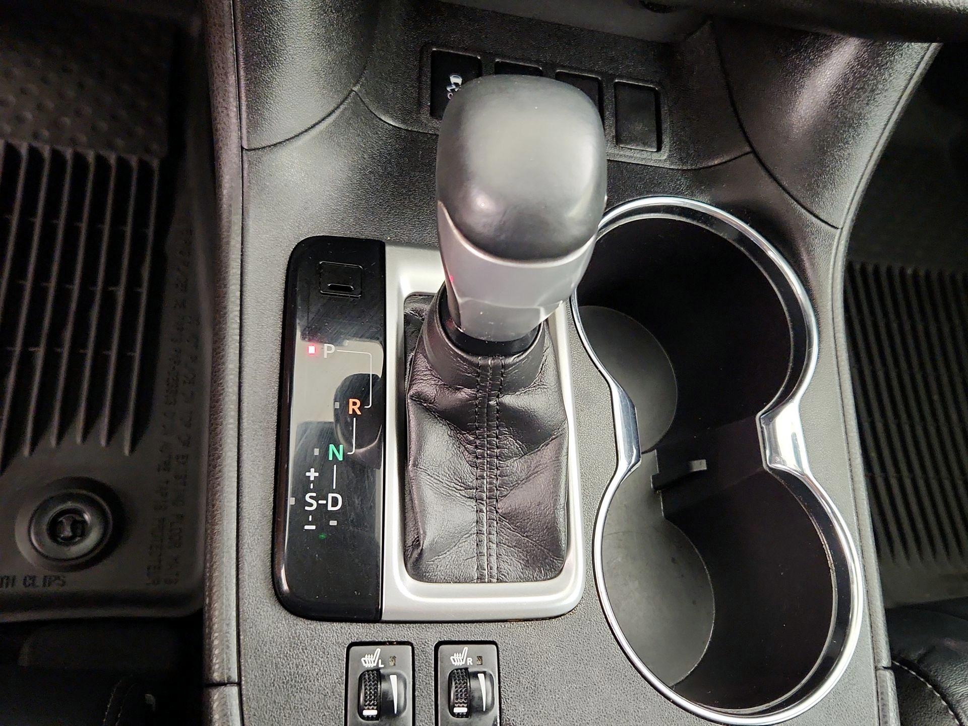 Thumbnail: 2018 Toyota Highlander - 17