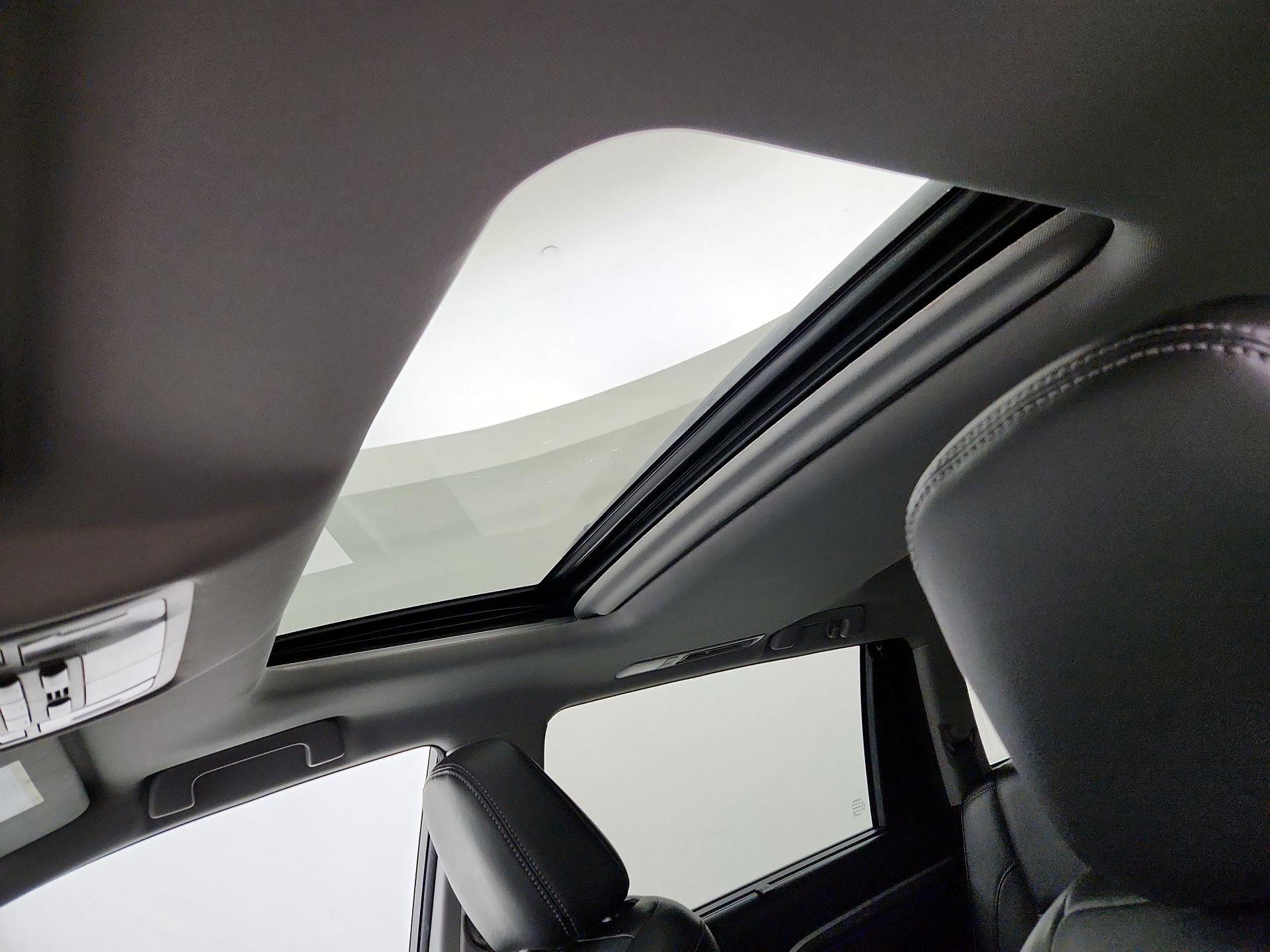 Thumbnail: 2018 Toyota Highlander - 19