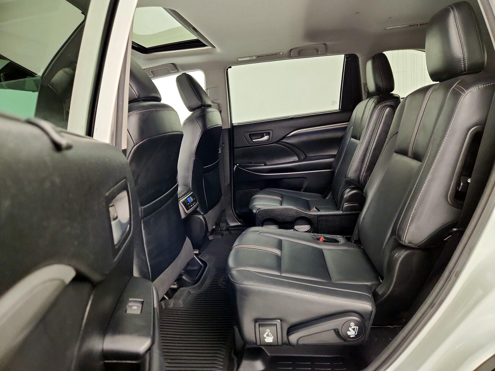 Thumbnail: 2018 Toyota Highlander - 20