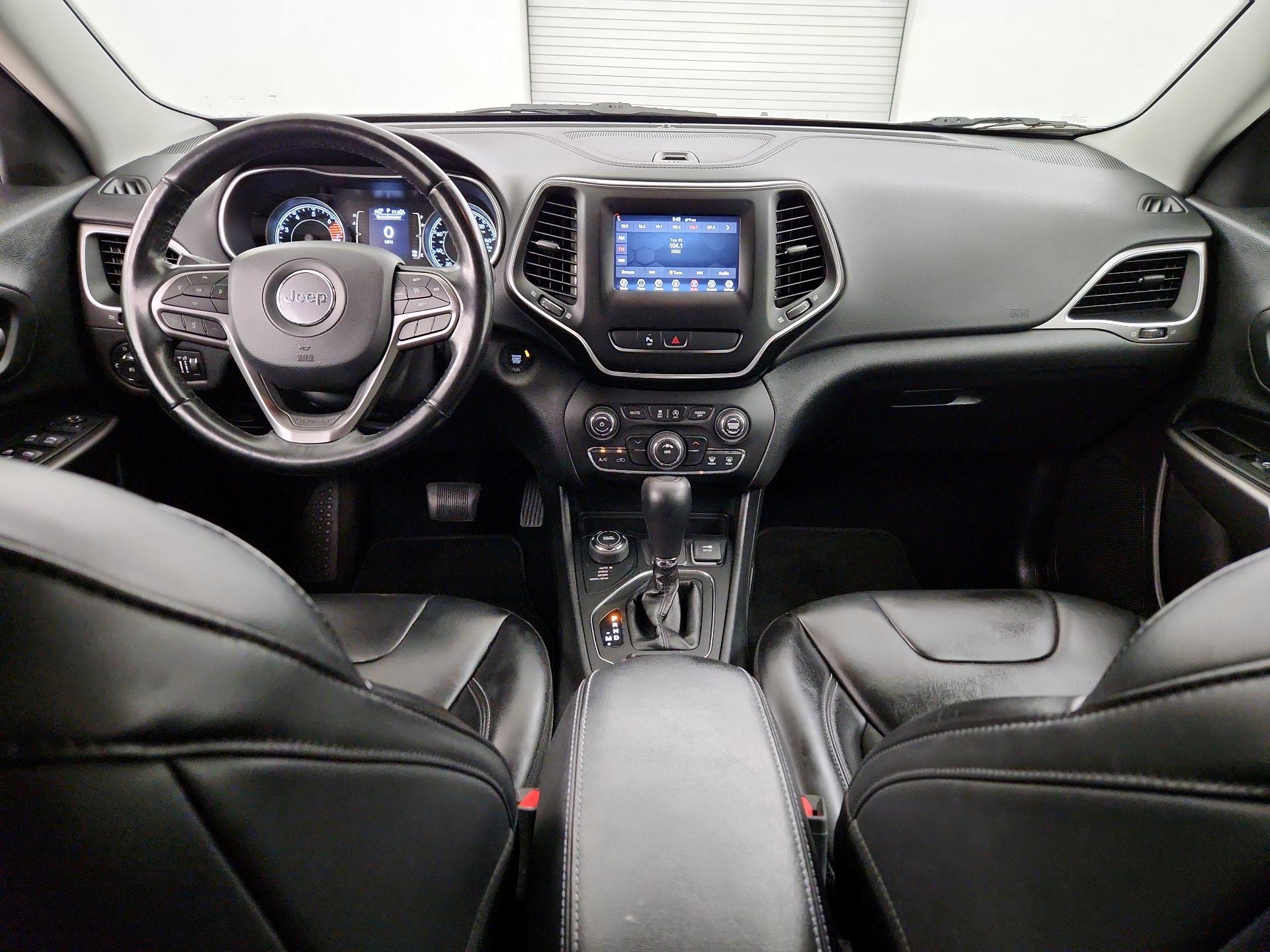 Thumbnail: 2020 Jeep Cherokee - 9