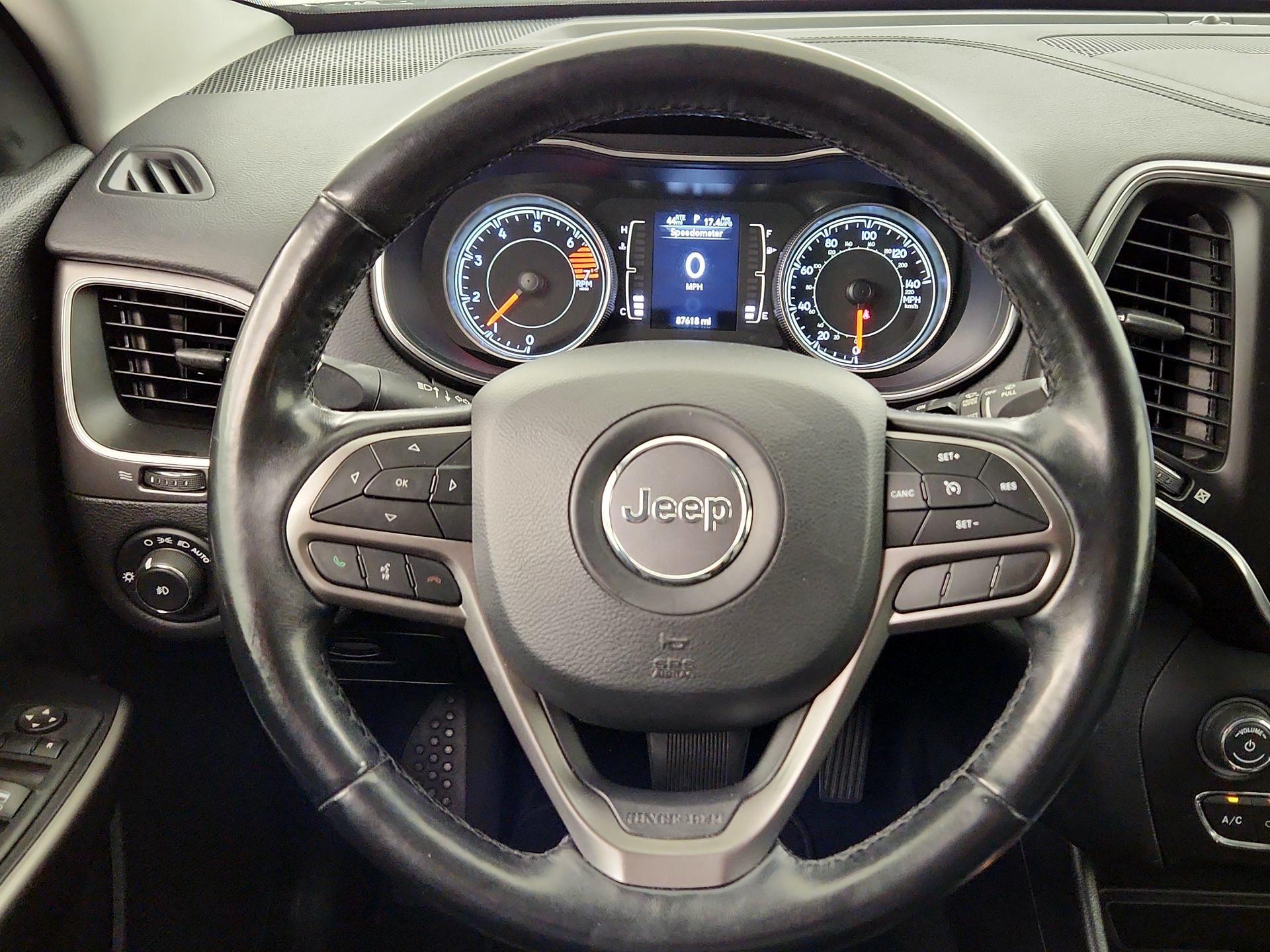 Thumbnail: 2020 Jeep Cherokee - 10