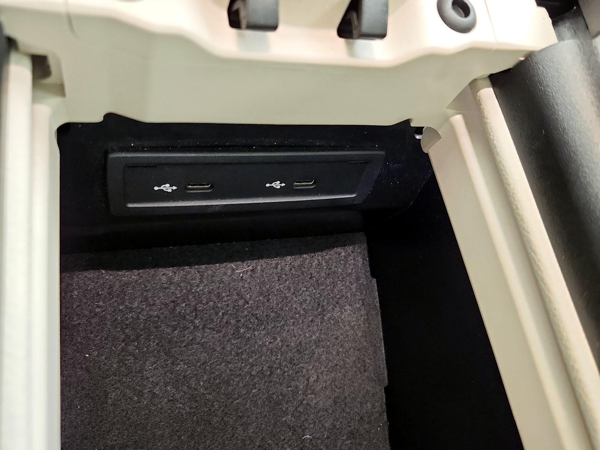 Thumbnail: 2023 Mercedes-Benz E-Class - 19