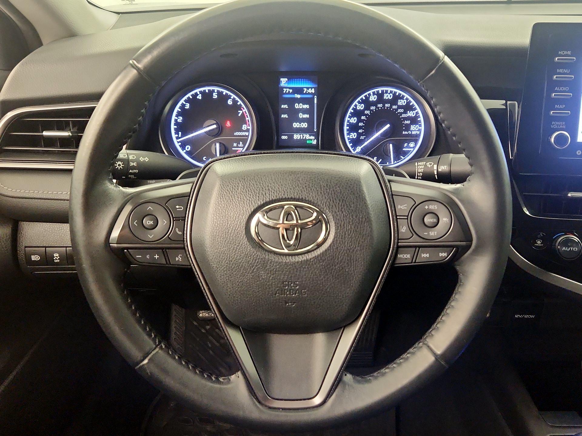 Thumbnail: 2022 Toyota Camry - 10