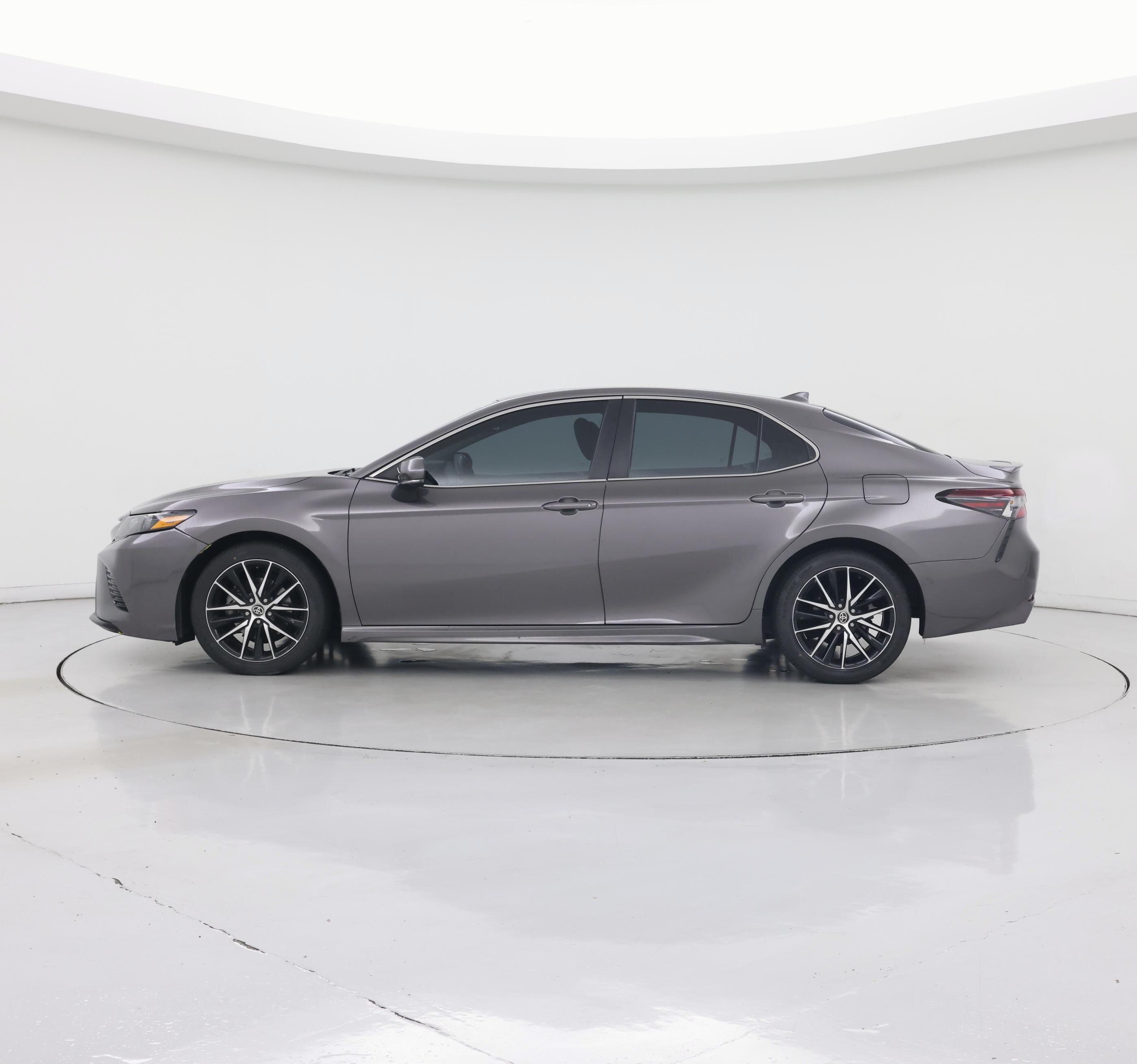 Thumbnail: 2022 Toyota Camry - 3