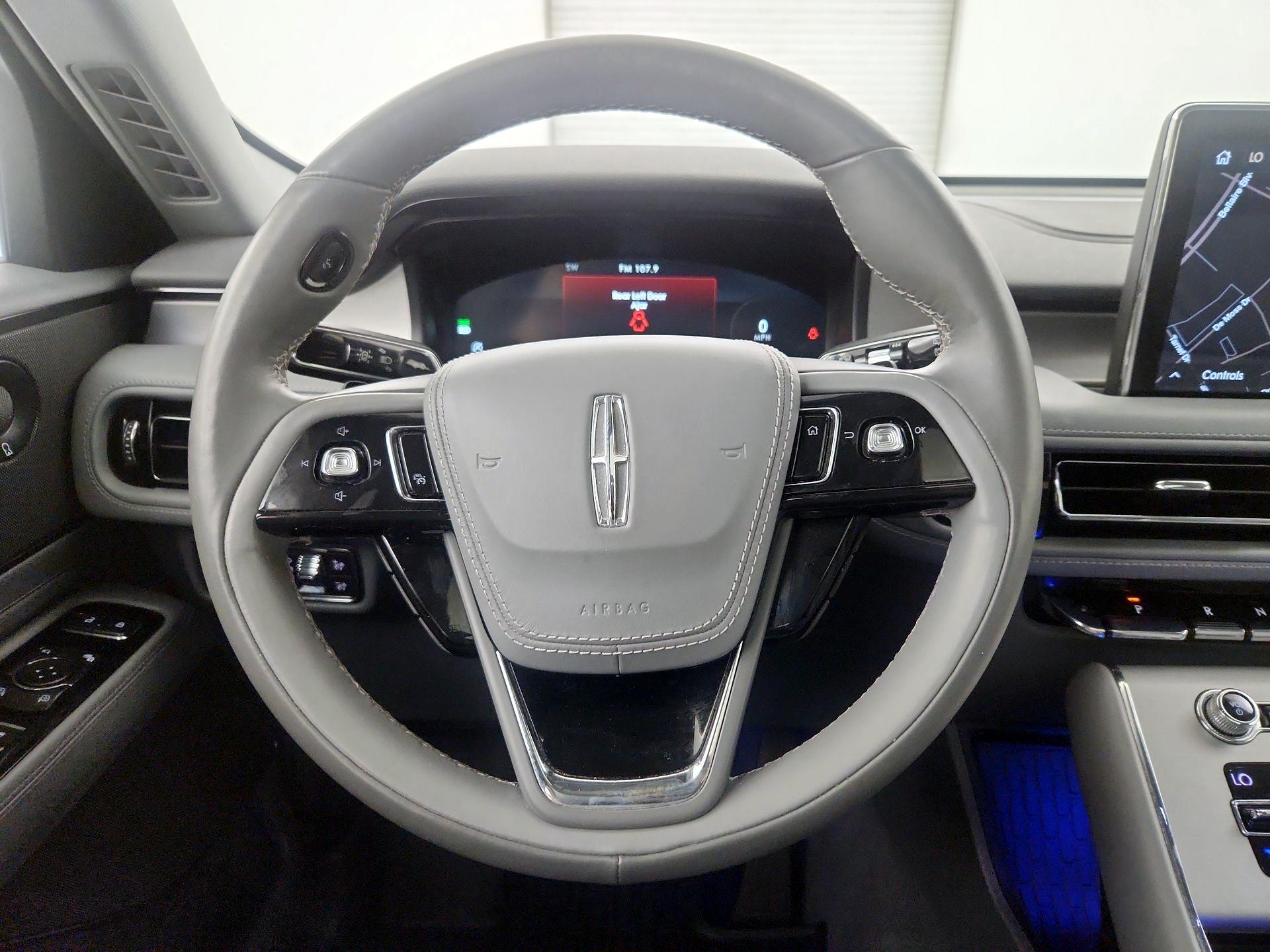 Thumbnail: 2020 Lincoln Aviator - 10