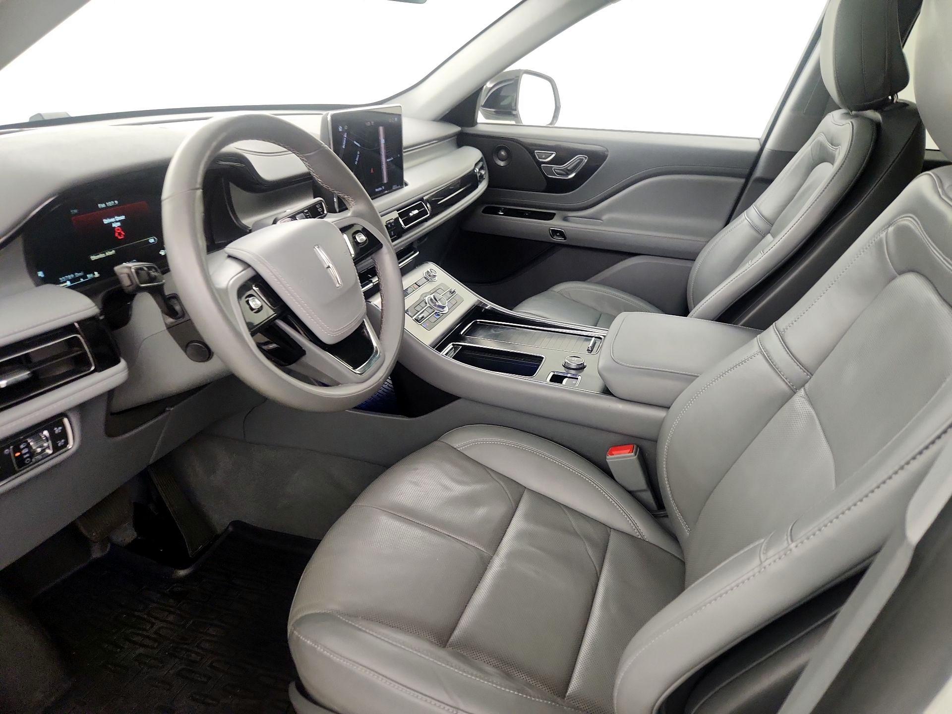 Thumbnail: 2020 Lincoln Aviator - 11