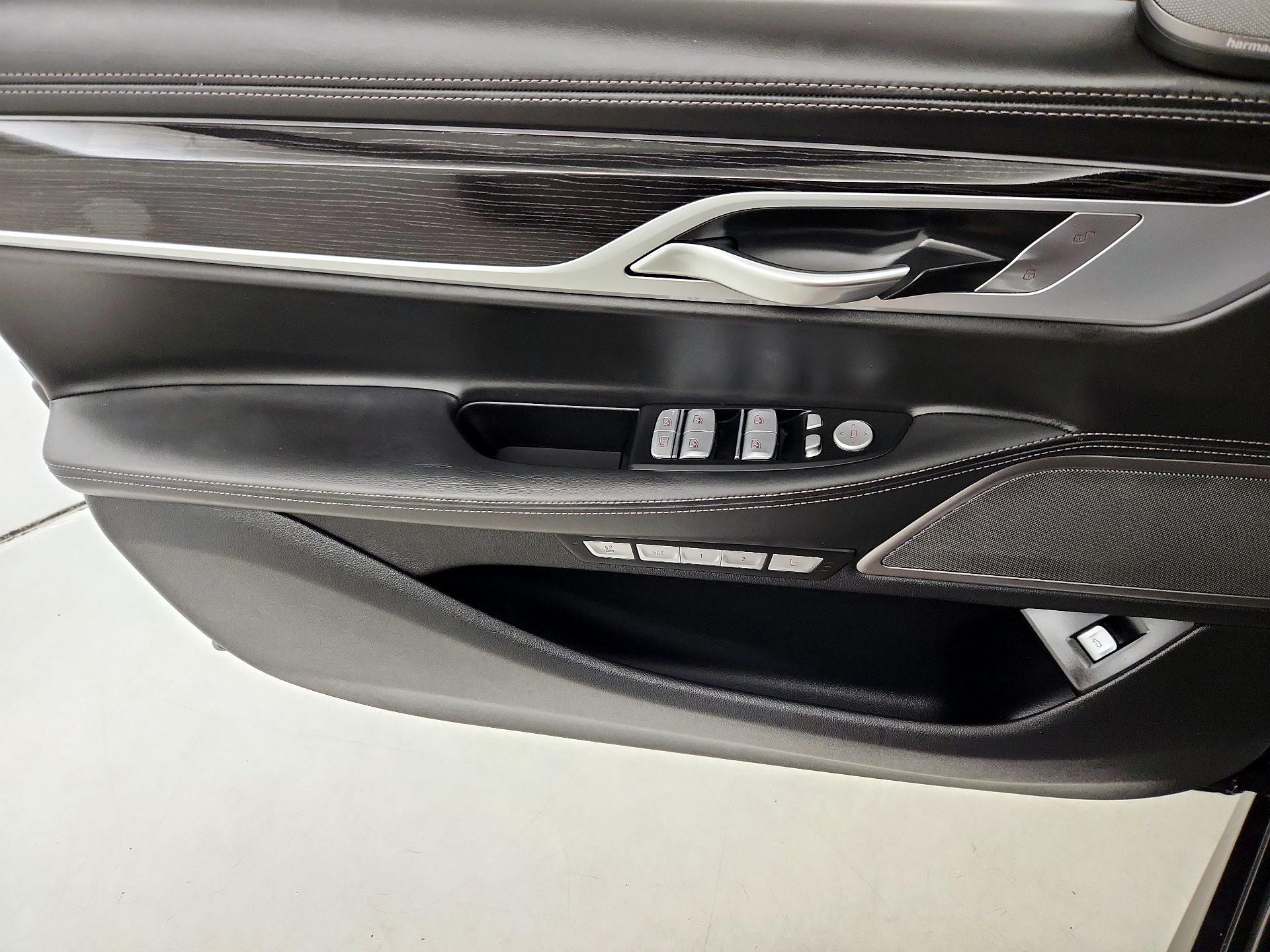 Thumbnail: 2018 BMW 7 Series - 12