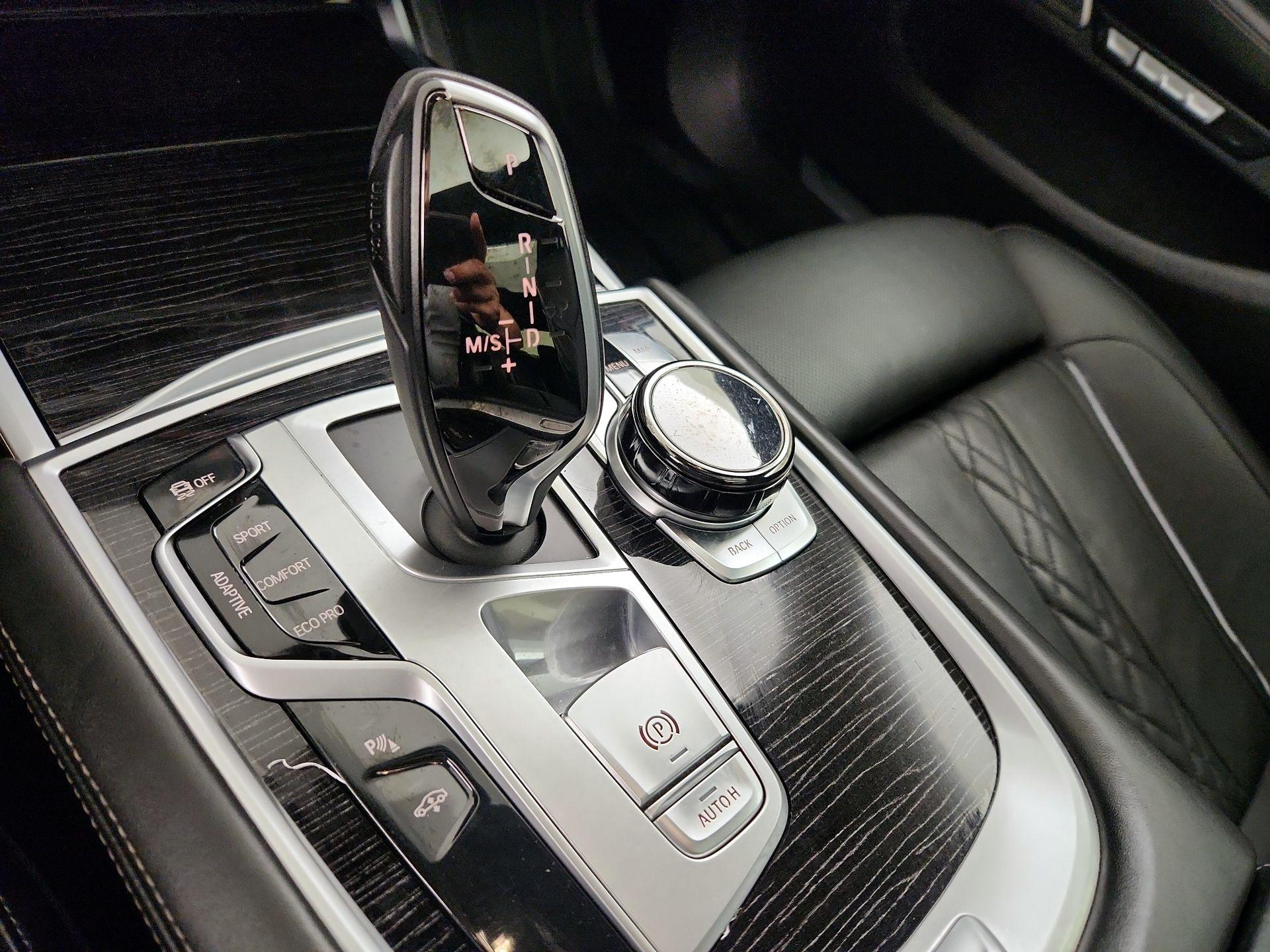 Thumbnail: 2018 BMW 7 Series - 18