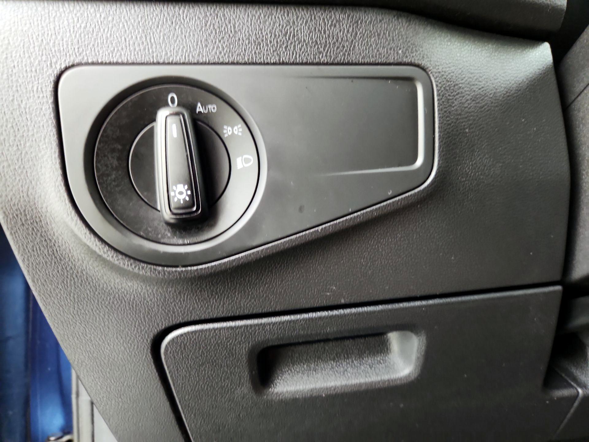 Thumbnail: 2018 Volkswagen Tiguan - 13