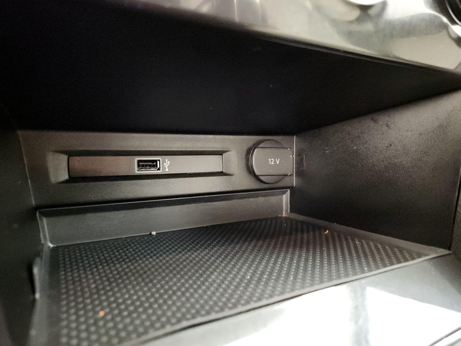 Thumbnail: 2018 Volkswagen Tiguan - 18