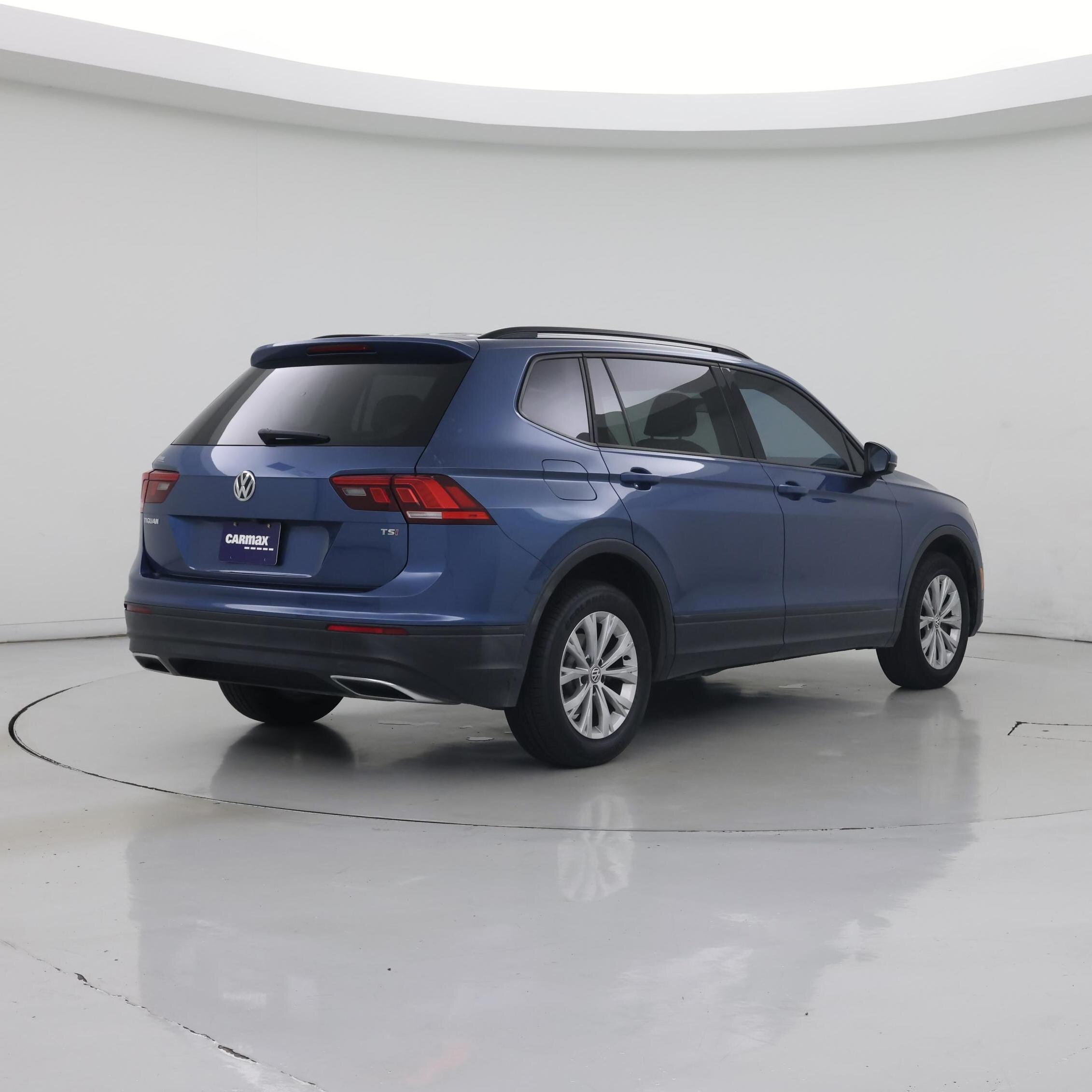 Thumbnail: 2018 Volkswagen Tiguan - 8