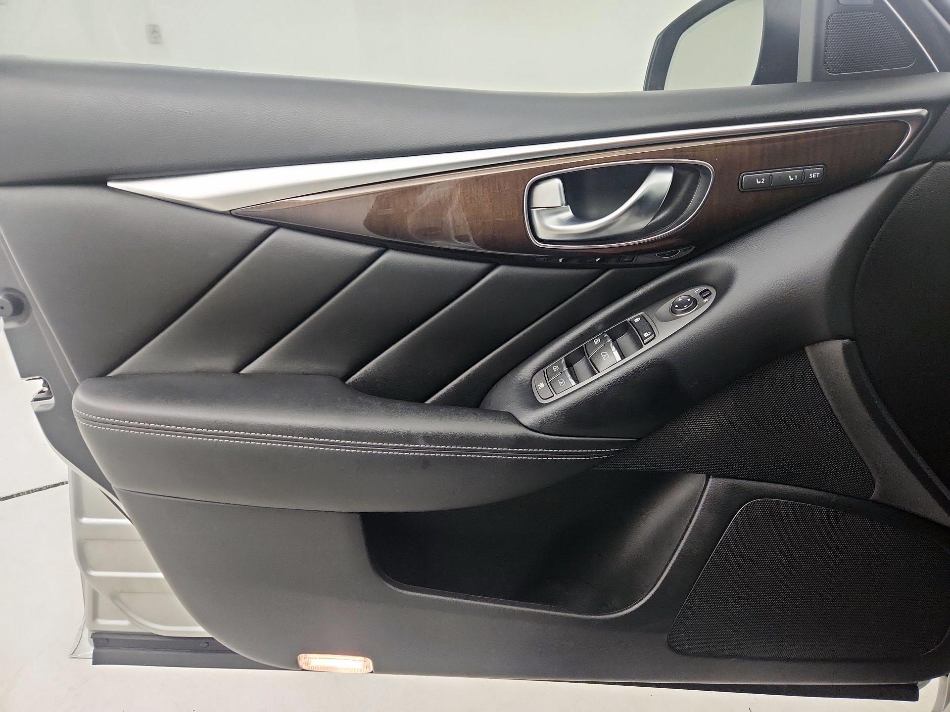 Thumbnail: 2016 INFINITI Q50 - 12
