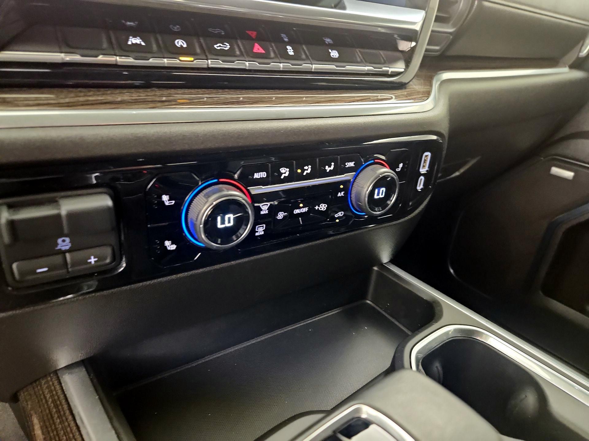 Thumbnail: 2024 Chevrolet Silverado 1500 - 17