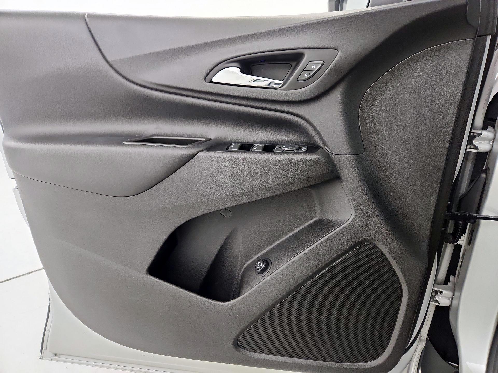 Thumbnail: 2018 Chevrolet Equinox - 12