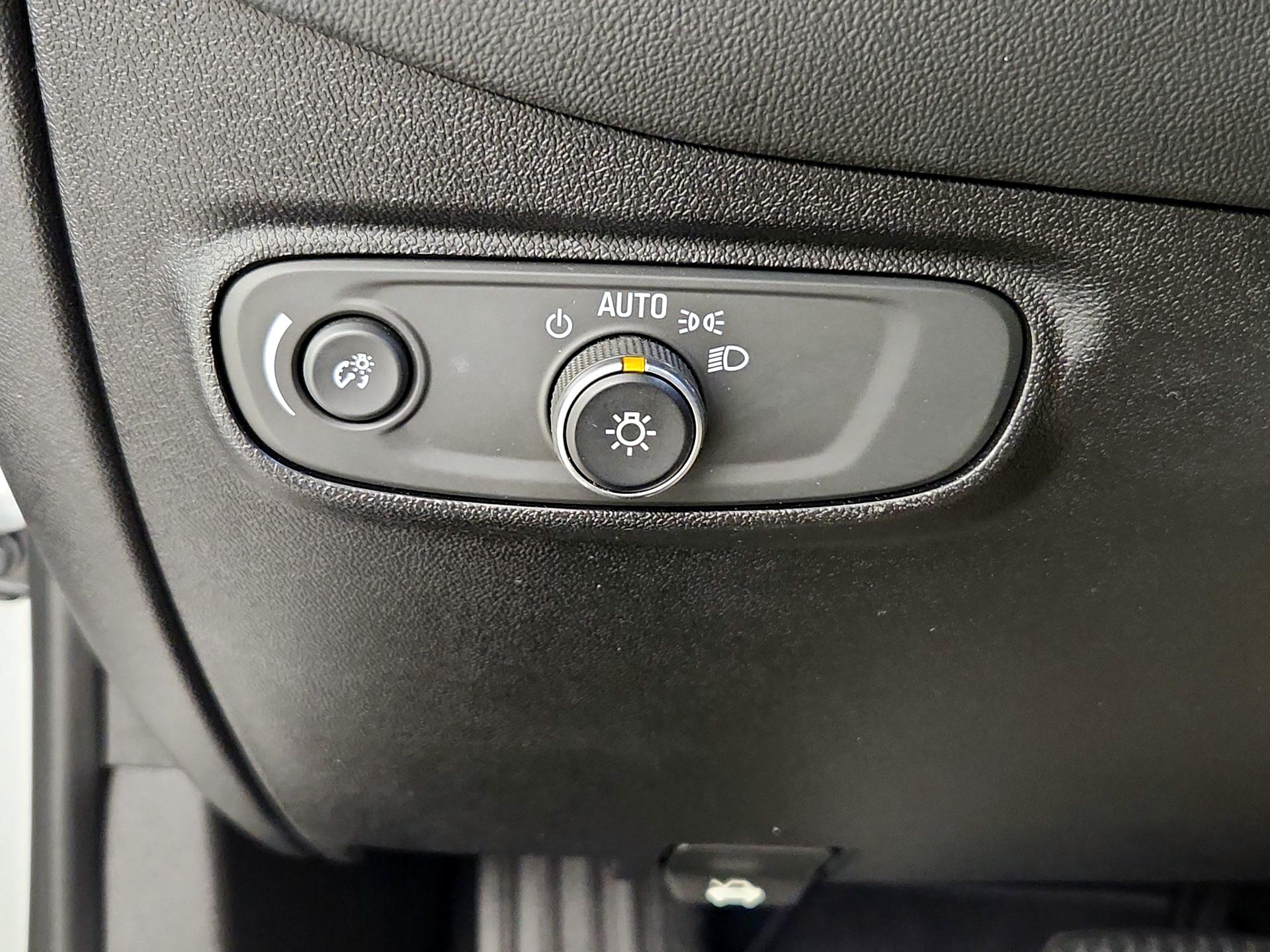 Thumbnail: 2018 Chevrolet Equinox - 13