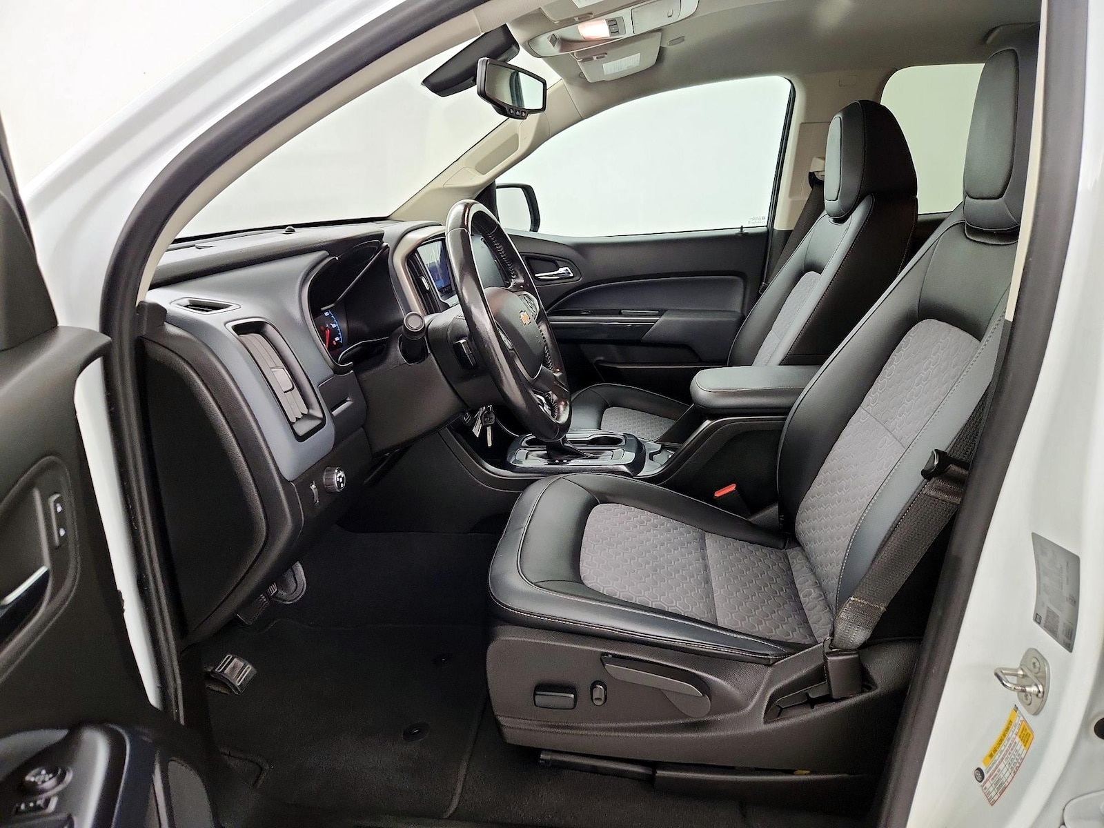2022 Chevrolet Colorado Z71 - Photo 12