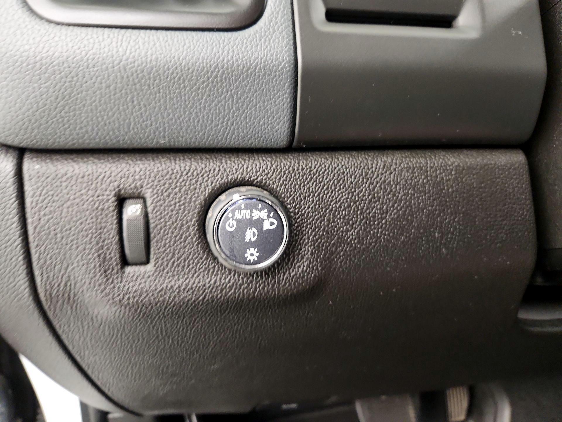 Thumbnail: 2022 Chevrolet Colorado - 13