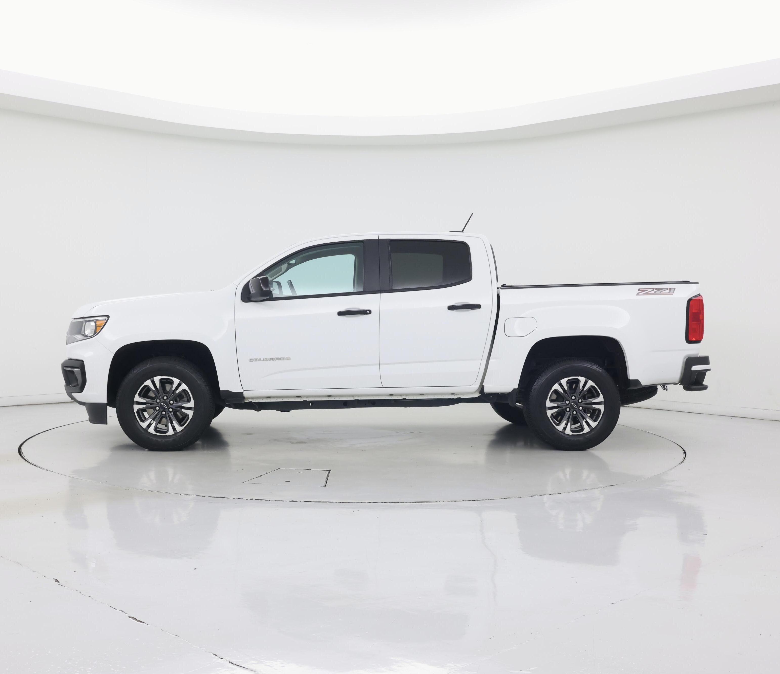 Thumbnail: 2022 Chevrolet Colorado - 3