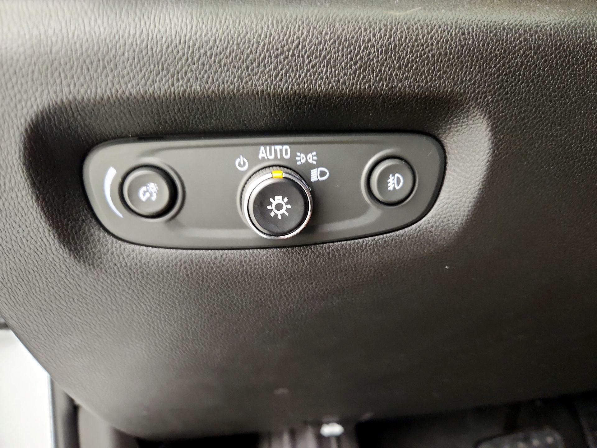 Thumbnail: 2018 Chevrolet Traverse - 13