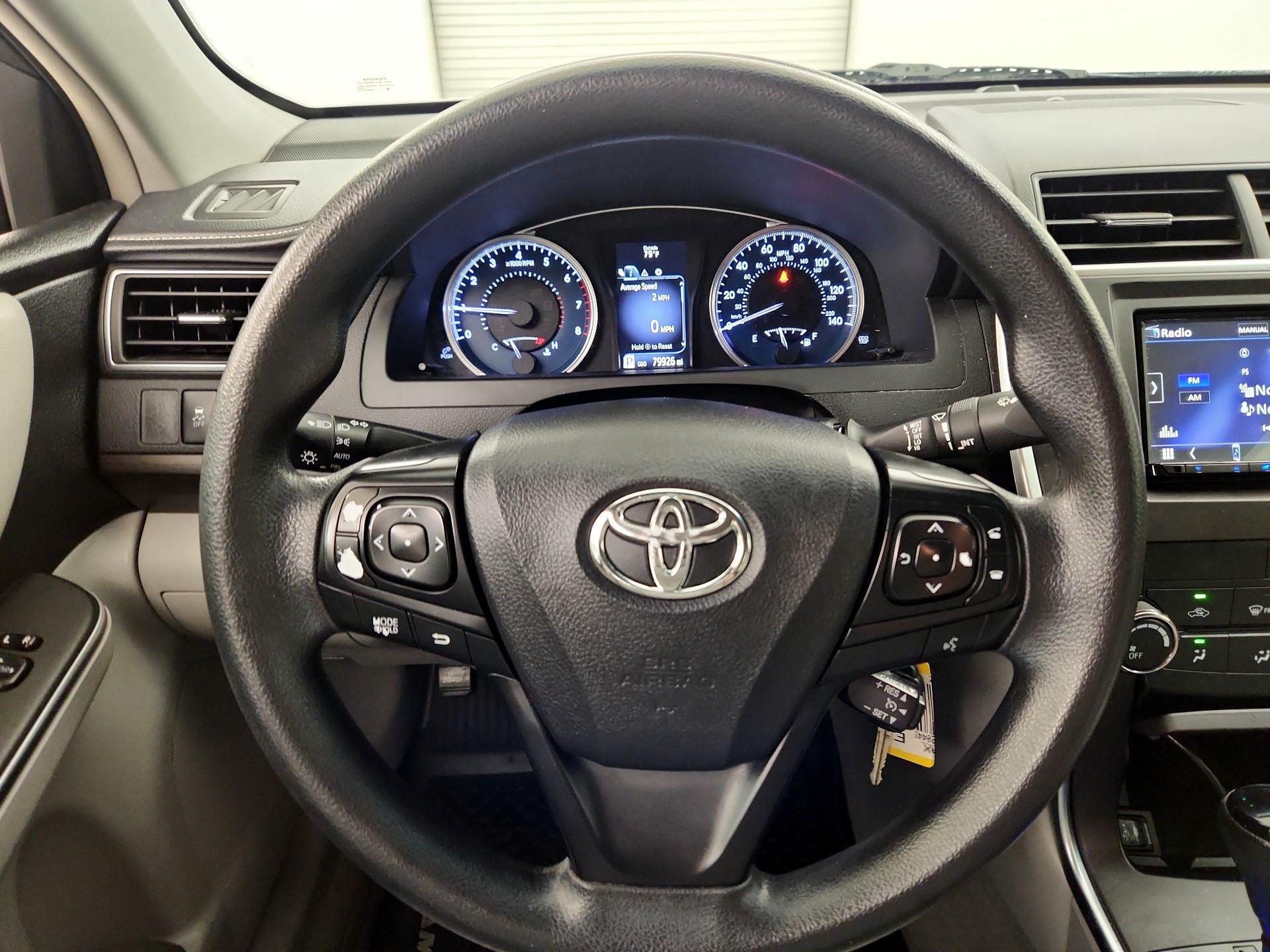 Thumbnail: 2016 Toyota Camry - 10
