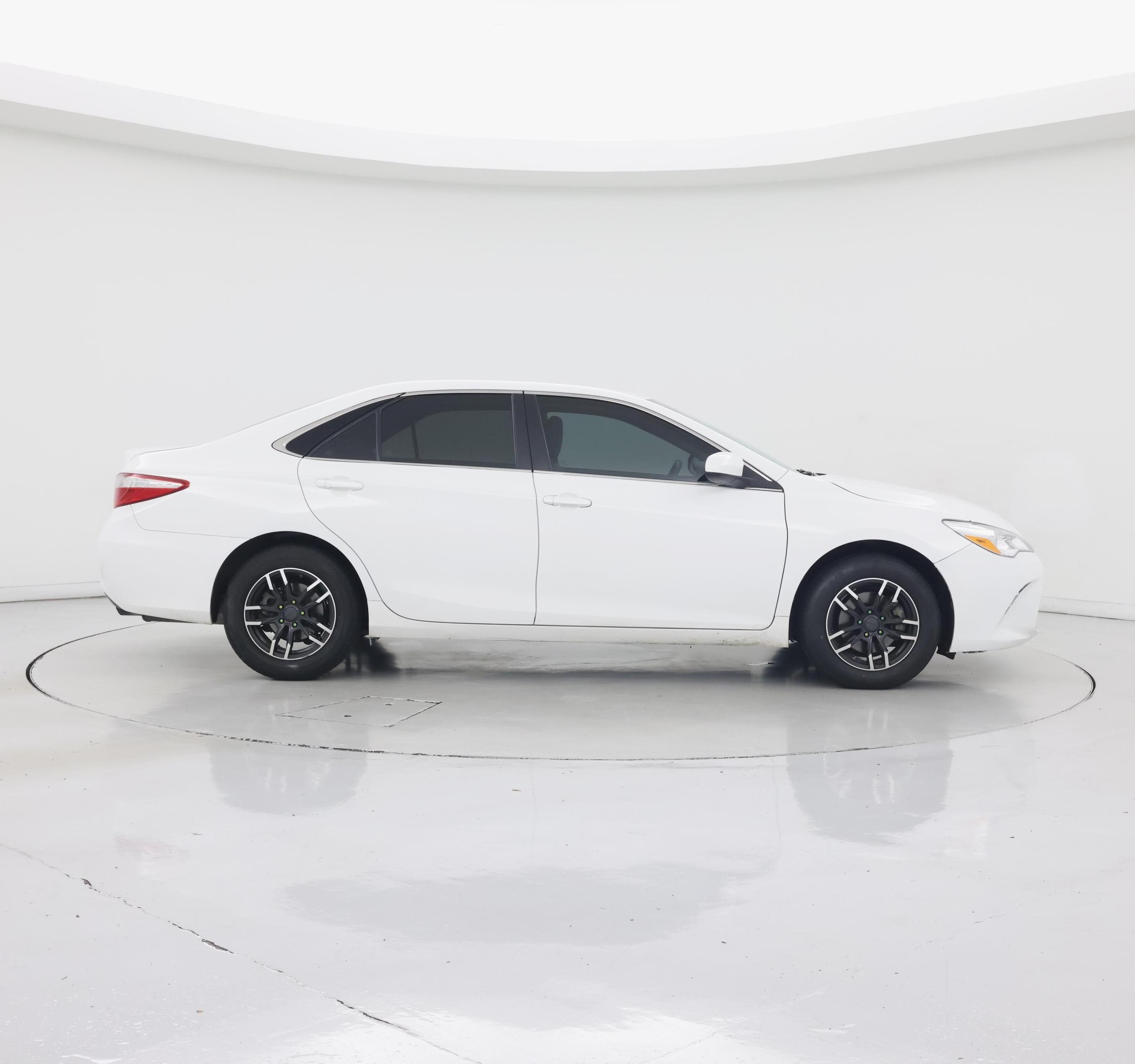Thumbnail: 2016 Toyota Camry - 7