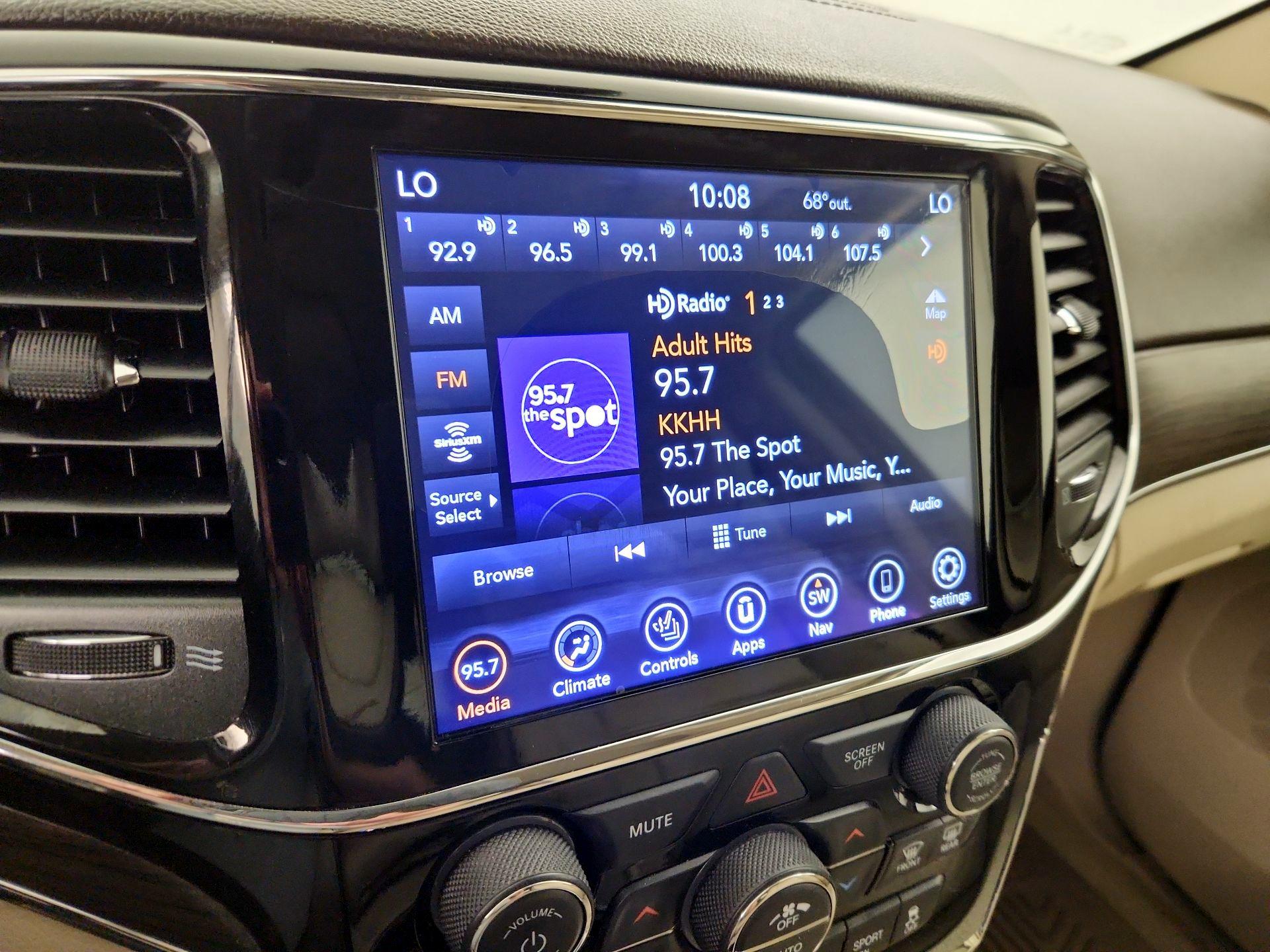 Thumbnail: 2020 Jeep Grand Cherokee - 16