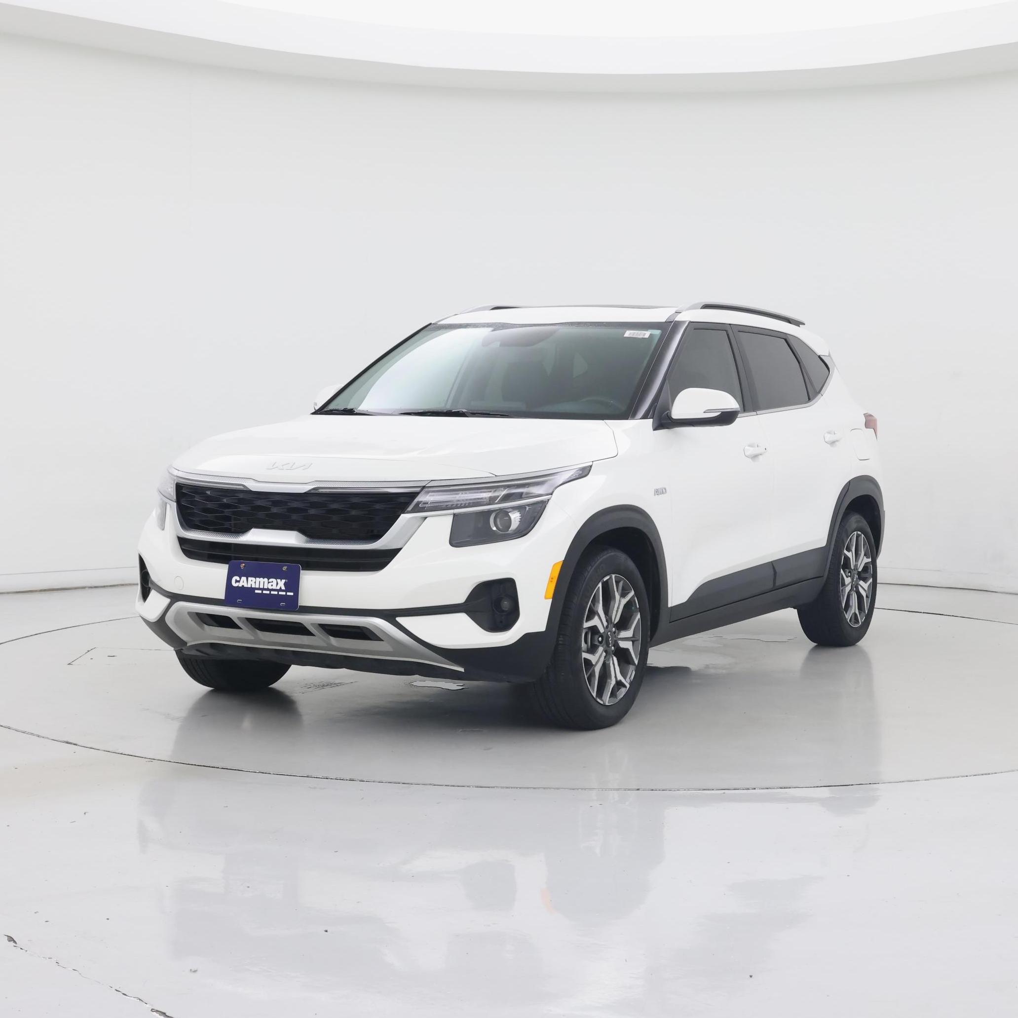 Thumbnail: 2023 Kia Seltos - 4